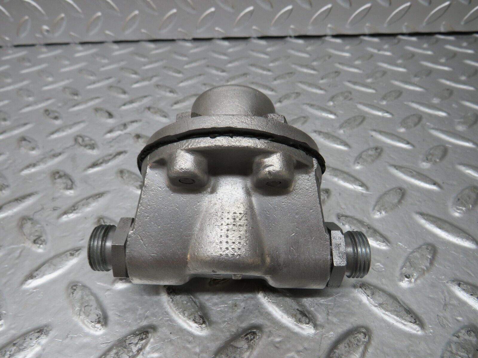 26199 Mercedes-Benz W116 450SE Oil Pressure Damper 1161870196