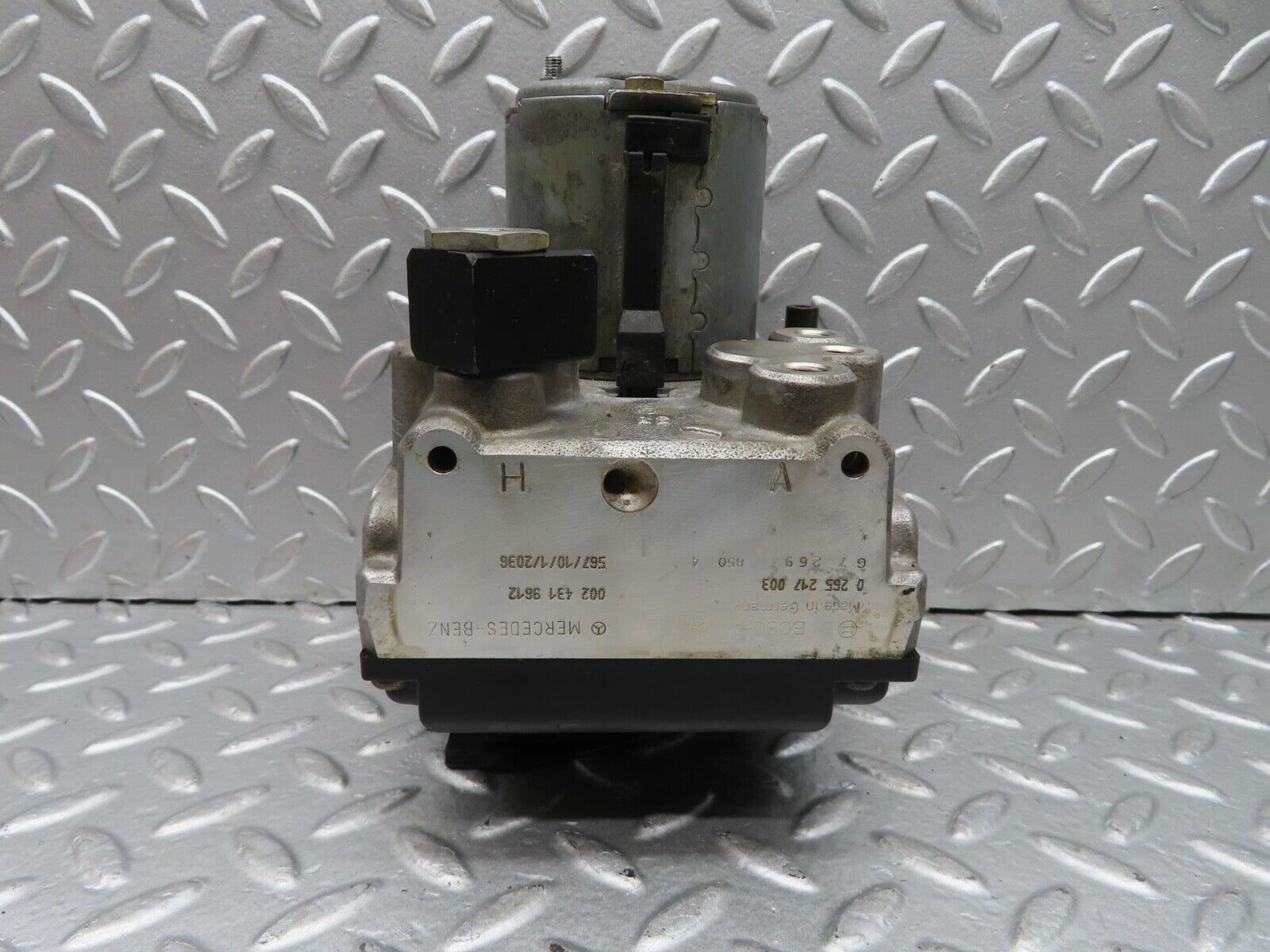 15001 Mercedes-Benz W140 S320 ABS Pump Bosch 0130108036