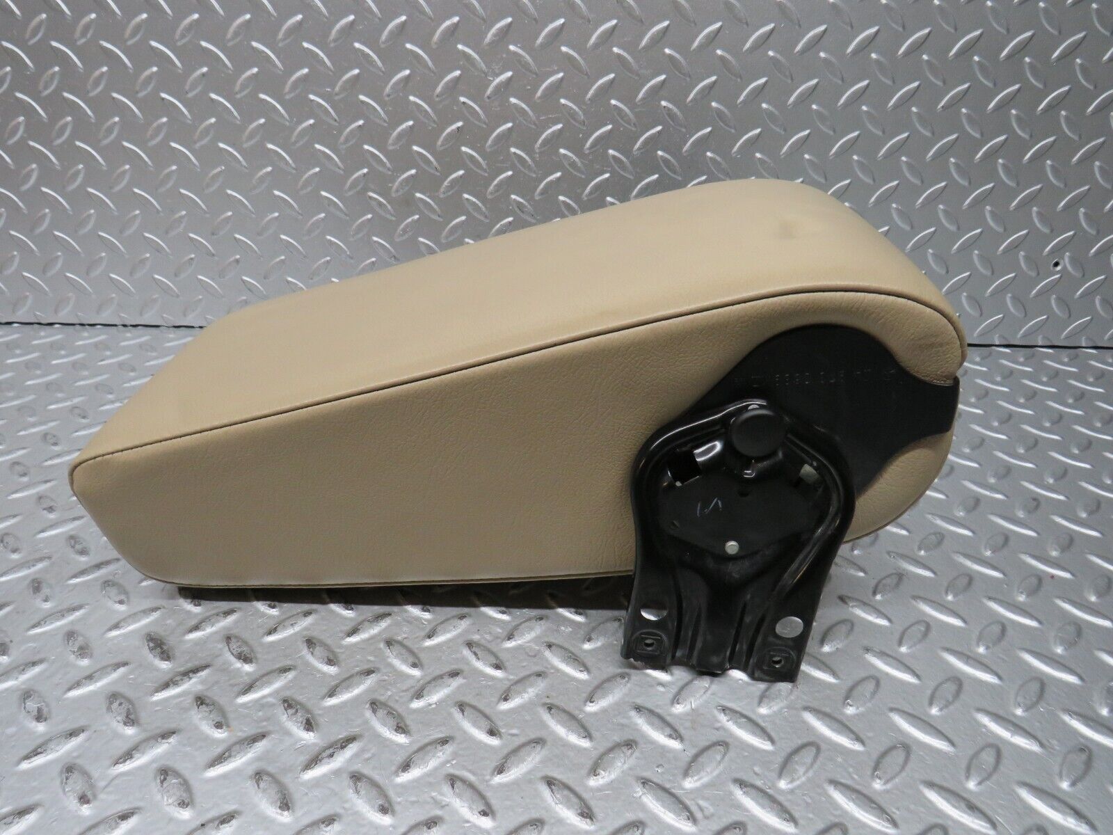 28983 Mercedes-Benz C124 220CE Rear Centre Armrest Beige 1249240237