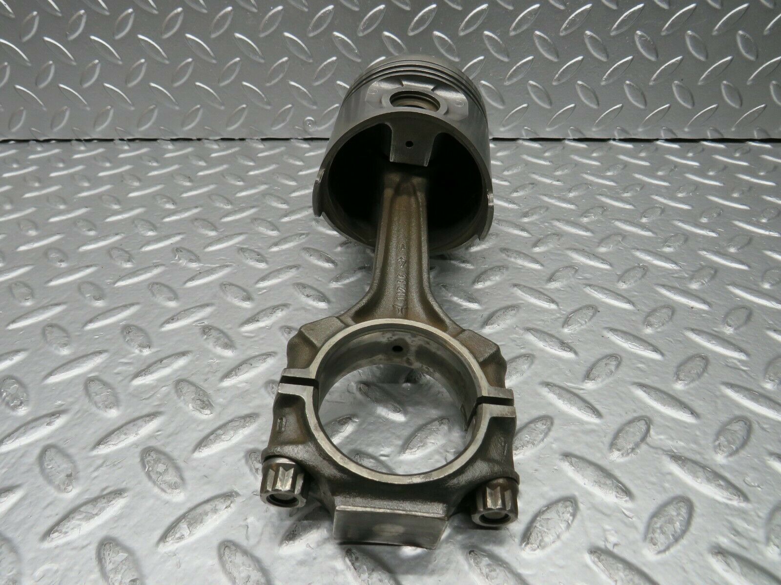22800 Mercedes-Benz C107 450SLC Coupe Piston With Connecting Rod 92.48 mm