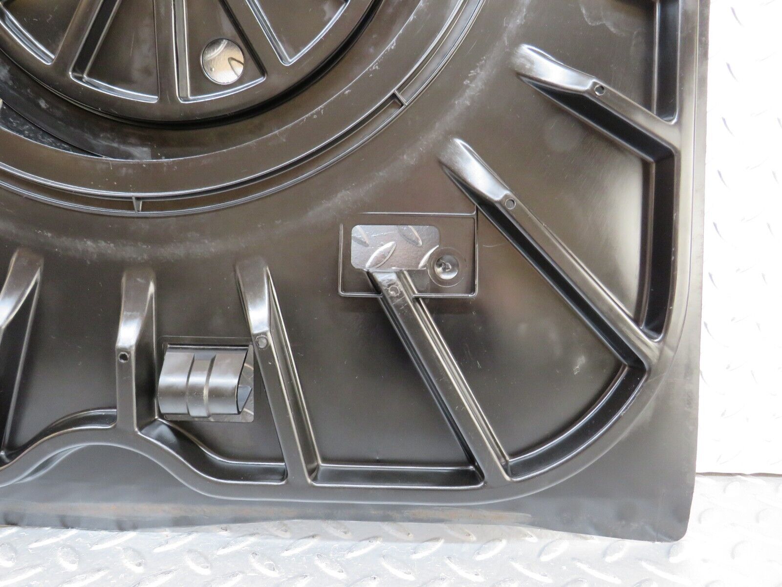 25744 Mercedes-Benz W124 280E Spare Wheel Cover 1246934533