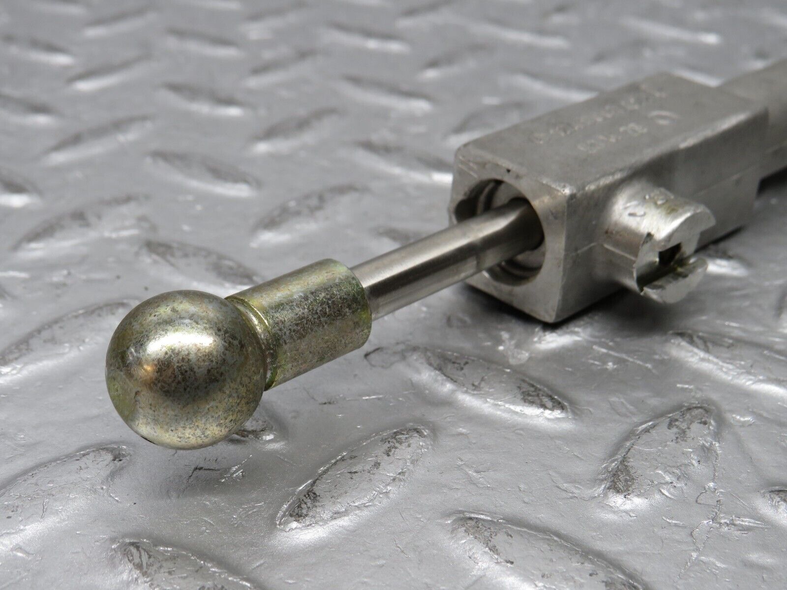 37941 Mercedes-Benz A124 320E Cabriolet Roof Folding Hydraulic Cylinder Left 1248000472