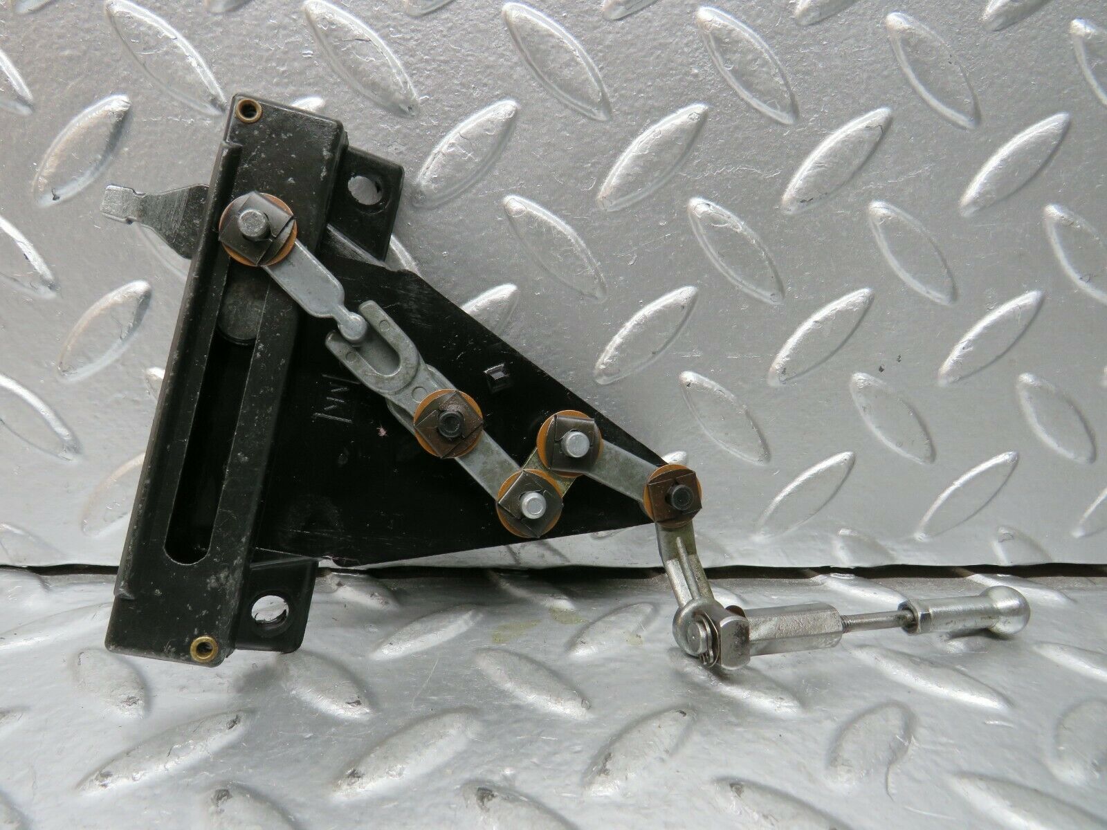 23796 Mercedes-Benz C107 450SLC Coupe Air Vent Control Lever Centre