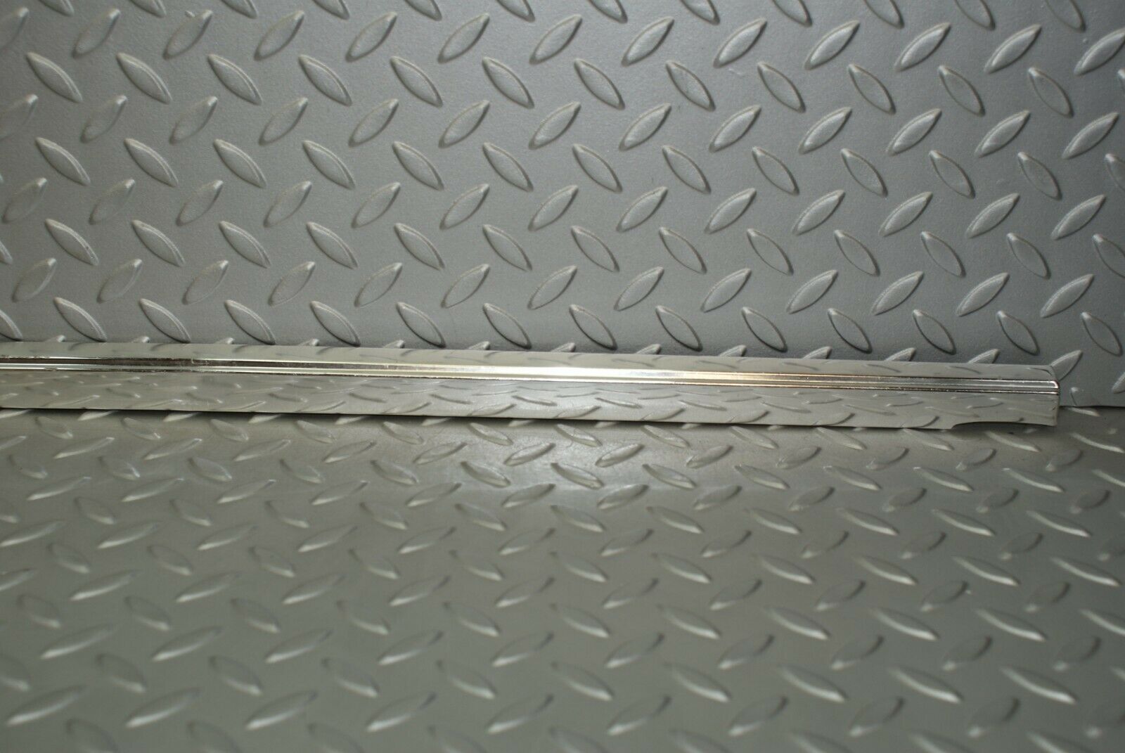 3125 Mercedes-Benz W115 220D Rear Left Door Chrome Moulding Trim