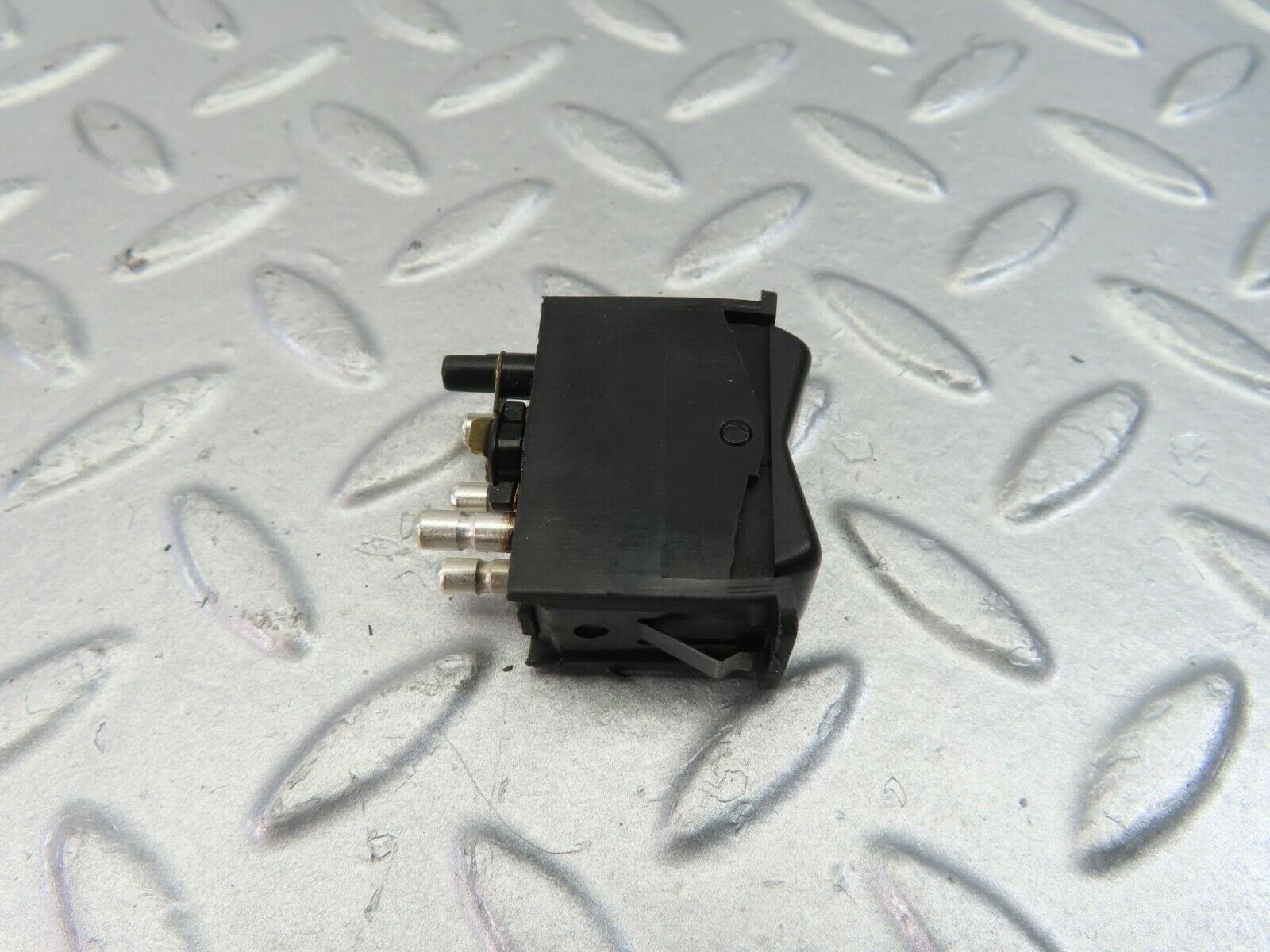 9925 Mercedes-Benz C123 230CE Coupe Rear Window Defroster Switch 0008206110