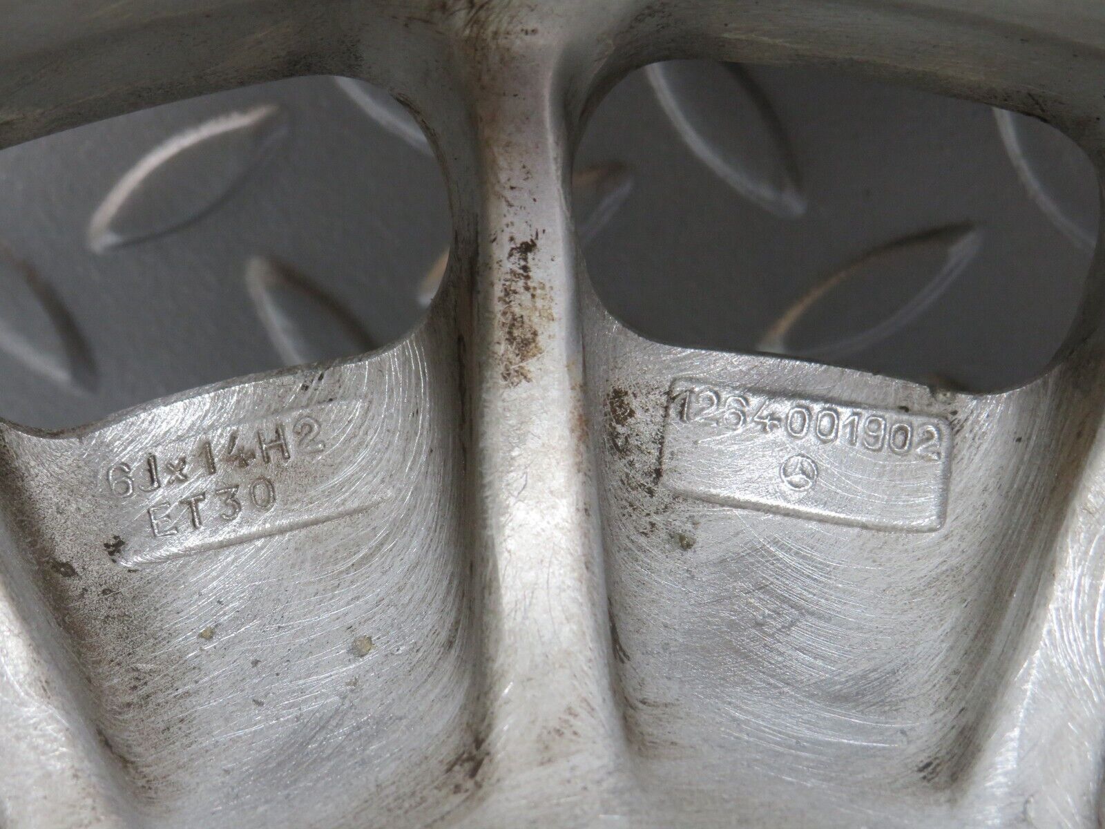 27480 Mercedes-Benz W123 Alloy Wheel Set Mexican Hat 6Jx14H2 ET30 1264001902