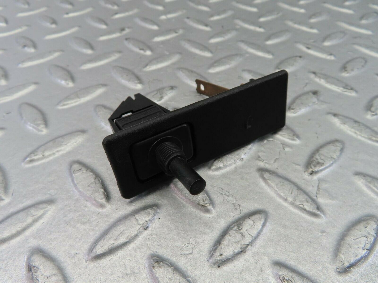 9715 Mercedes-Benz C123 280CE Coupe Trunk Light Switch 1158202511