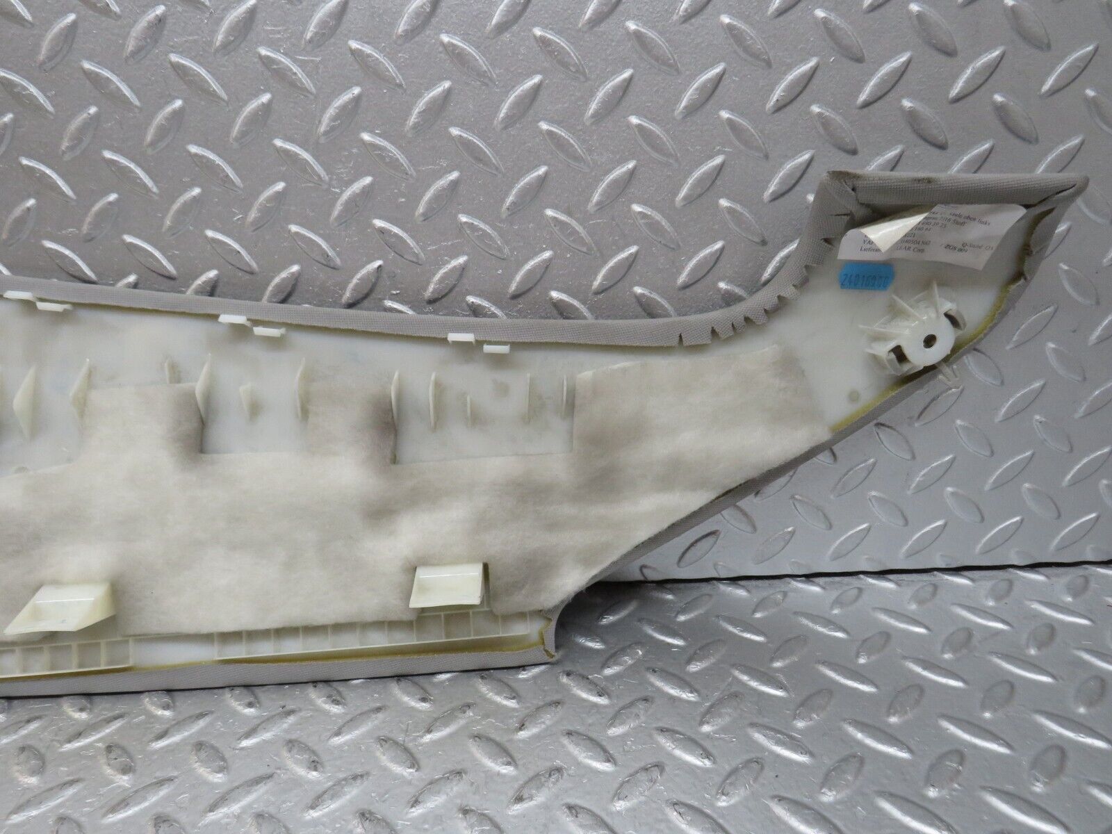 35208 Mercedes-Benz W221 C Pillar Interior Trim Left Side 2216903925