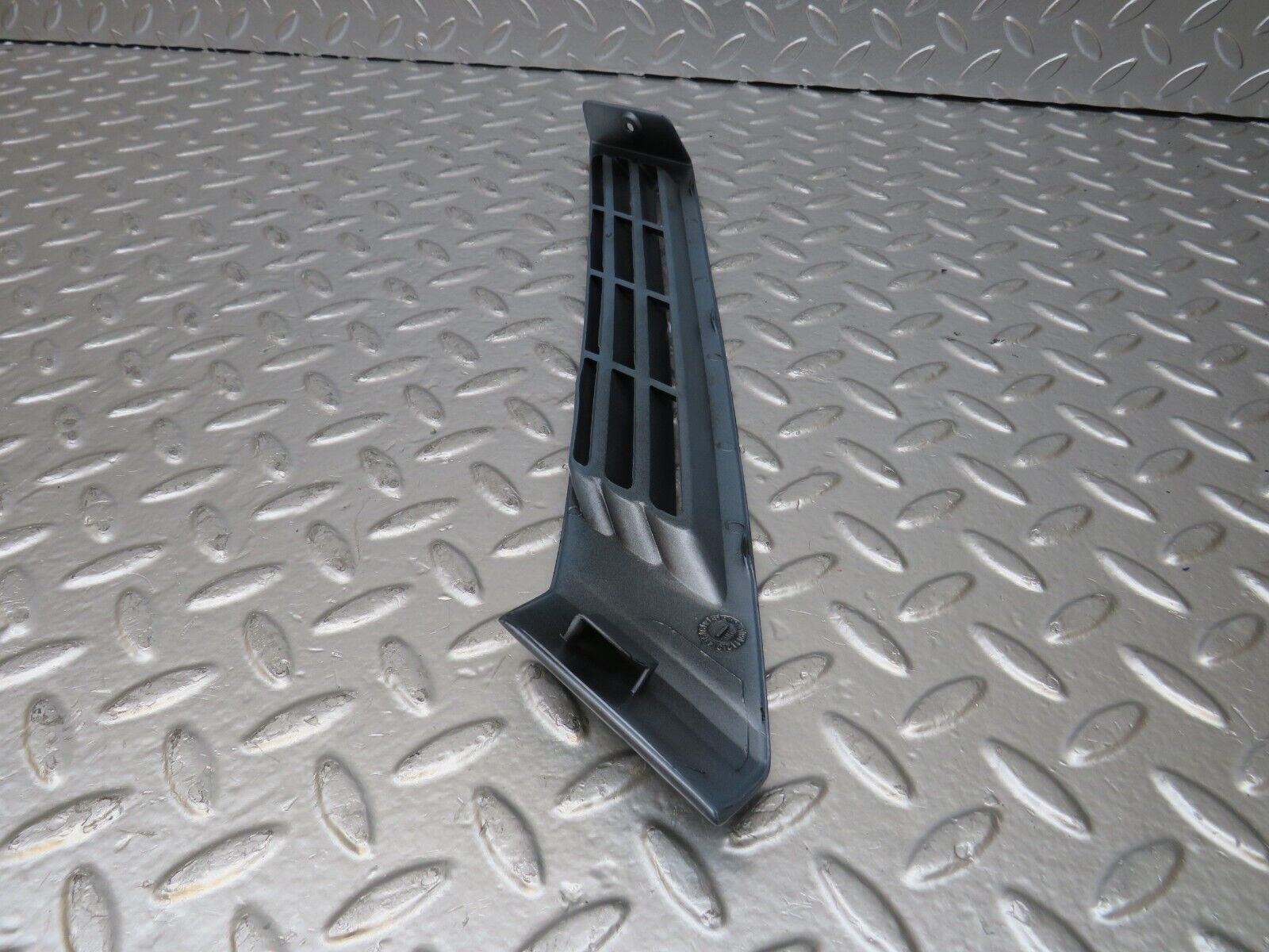 25154 Mercedes-Benz W201 190D C Pillar Exterior Cover Left Side 2016980289