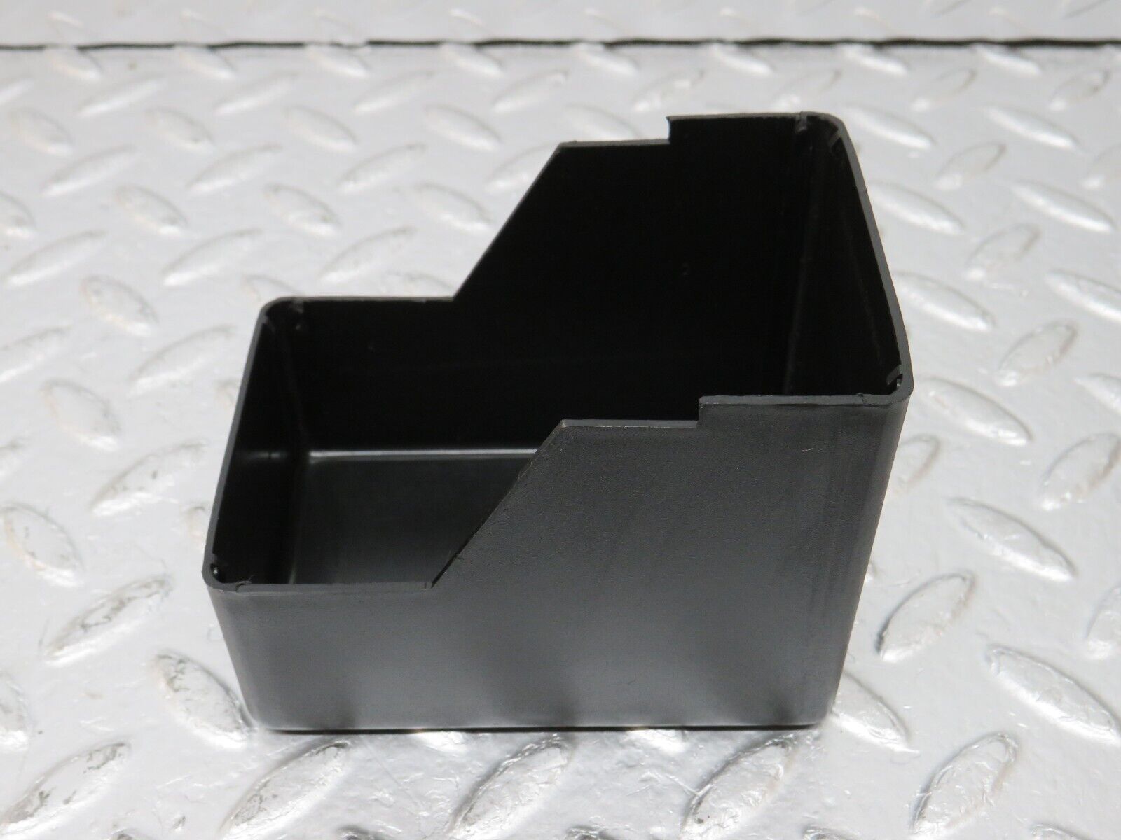 33703 Mercedes-Benz W201 190E 2.0L Relay Box Cover 2015450103