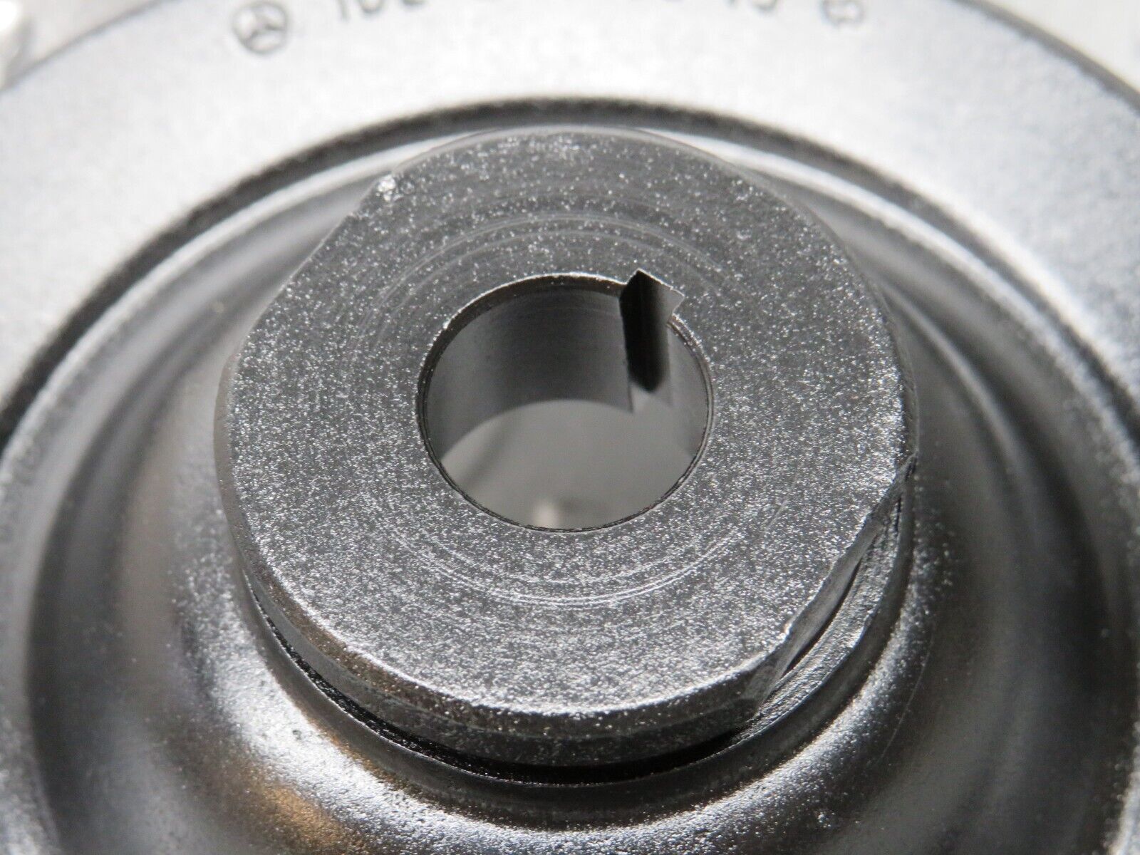 29881 Mercedes-Benz W123 230E Power Steering Pump Pulley 1022300015