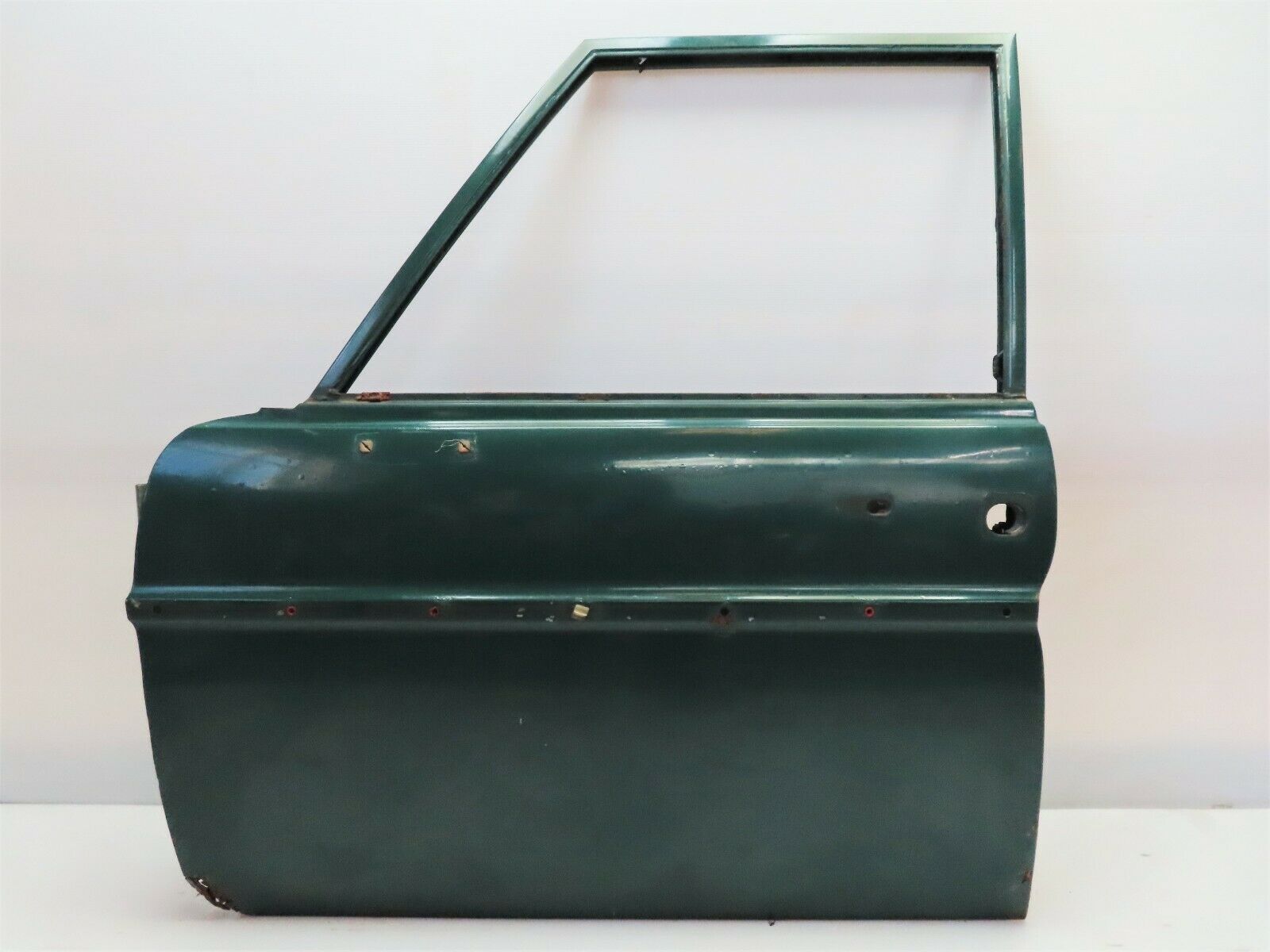 7930 Mercedes-Benz W115 220D Front Left Door