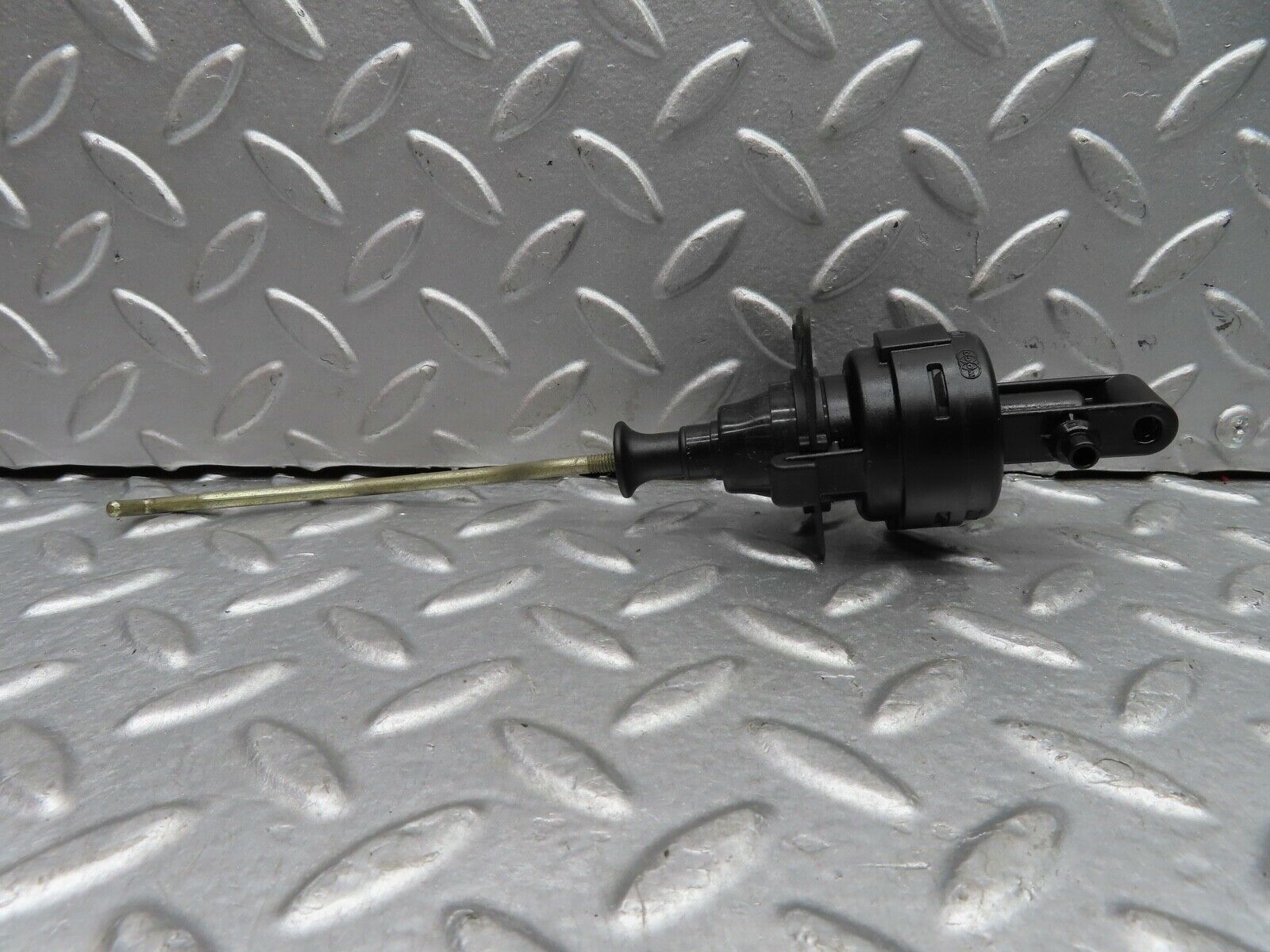 19468 Mercedes-Benz C140 CL420 Coupe Door Lock Vacuum Actuator 1407230411