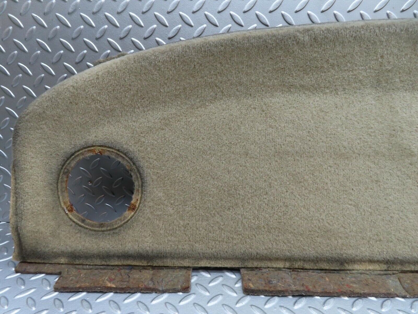 7043 Mercedes-Benz W123 230E Parcel Shelf