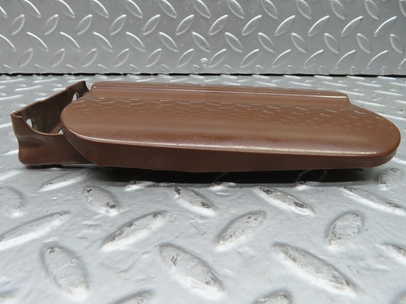 21130 Mercedes-Benz W123 230E Fuel Tank Flap Cap