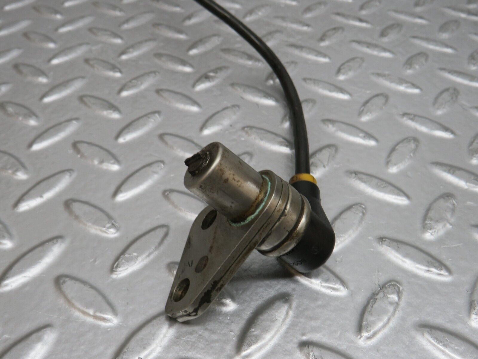 29591 Mercedes-Benz W124 230E ABS Sensor 0265001110