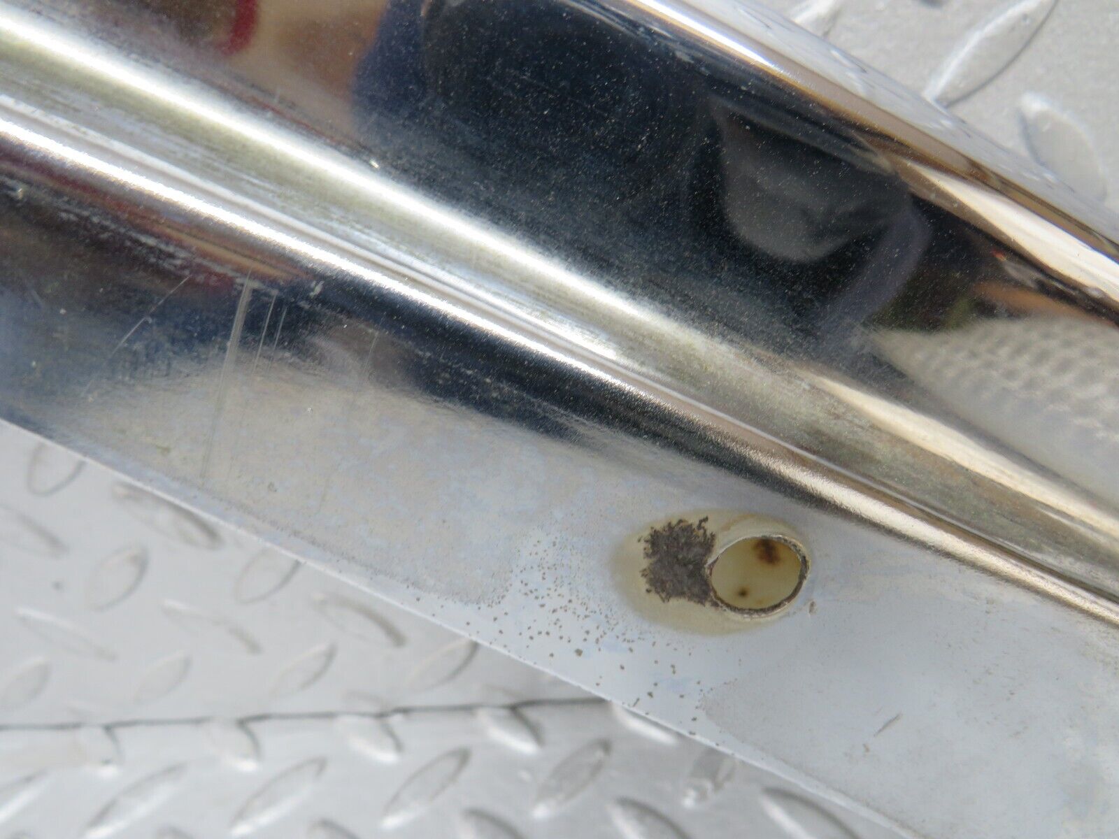 37670 Mercedes-Benz W109 300SEL Front Right Upper Bumper Corner