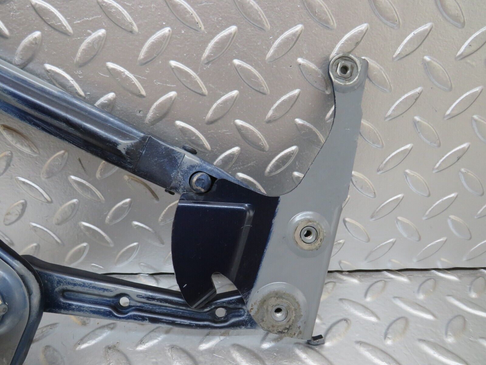 25667 Mercedes-Benz W124 280E Bonnet Hinge Left 1298870174