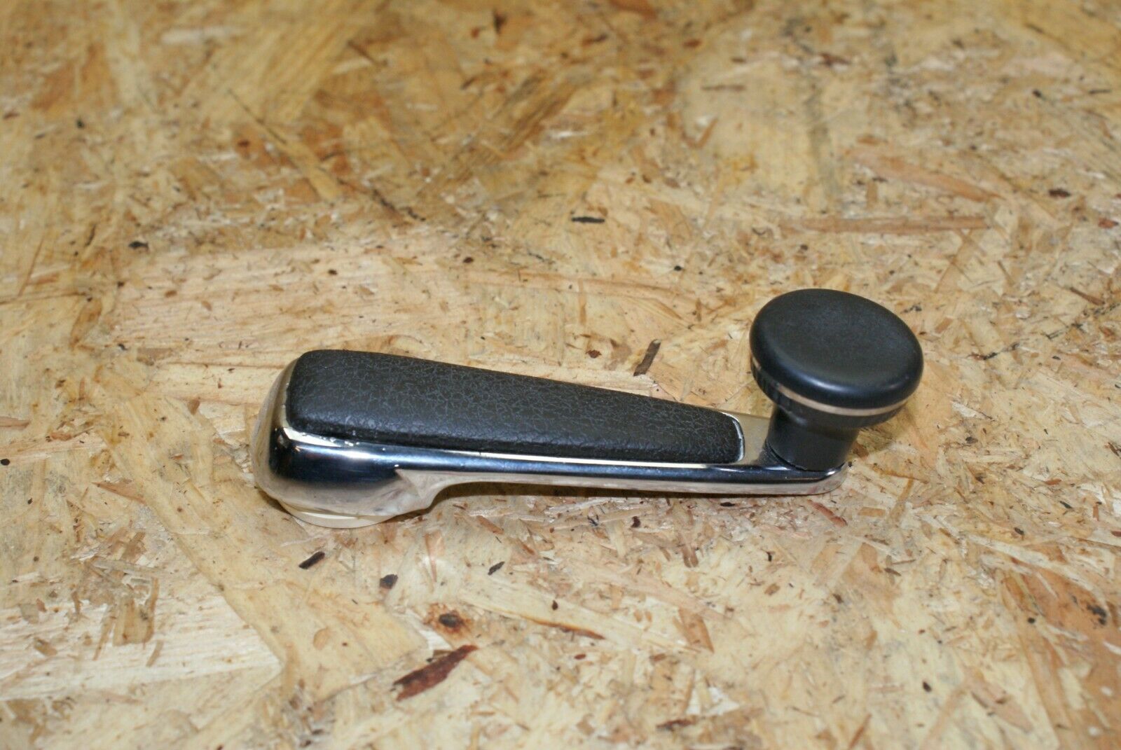 2443 Mercedes-Benz W123 280E Window Lifter Crank