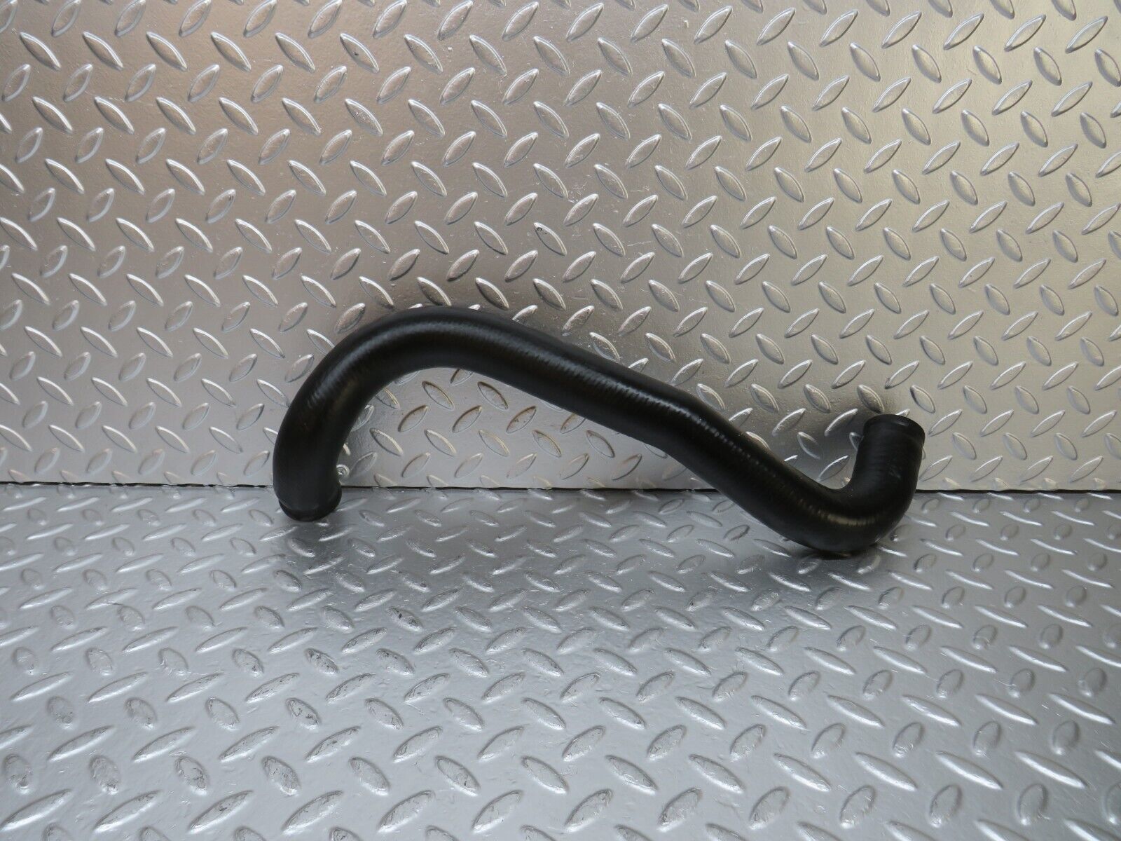 25503 Mercedes-Benz W123 200 Radiator Hose Pipe 1235012382