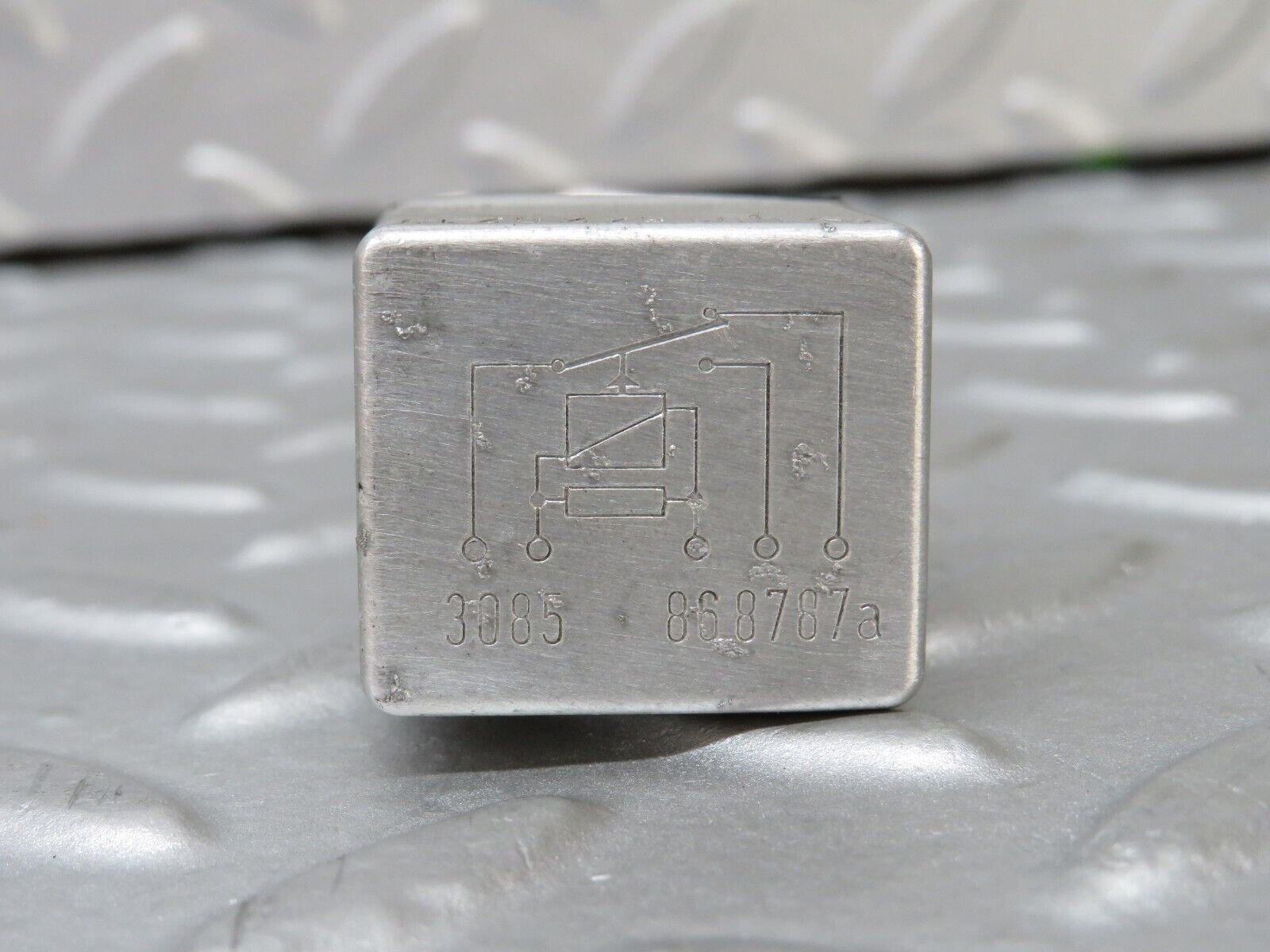 36904 Mercedes-Benz C126 420SEC Coupe Multi Purpose Relay 0015420219