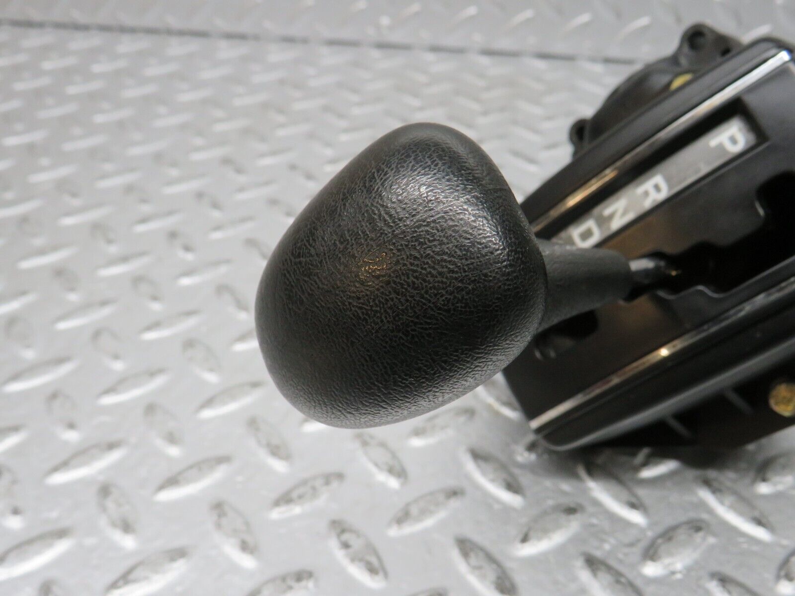 32001 Mercedes-Benz W123 230E Automatic Gear Shift Selector