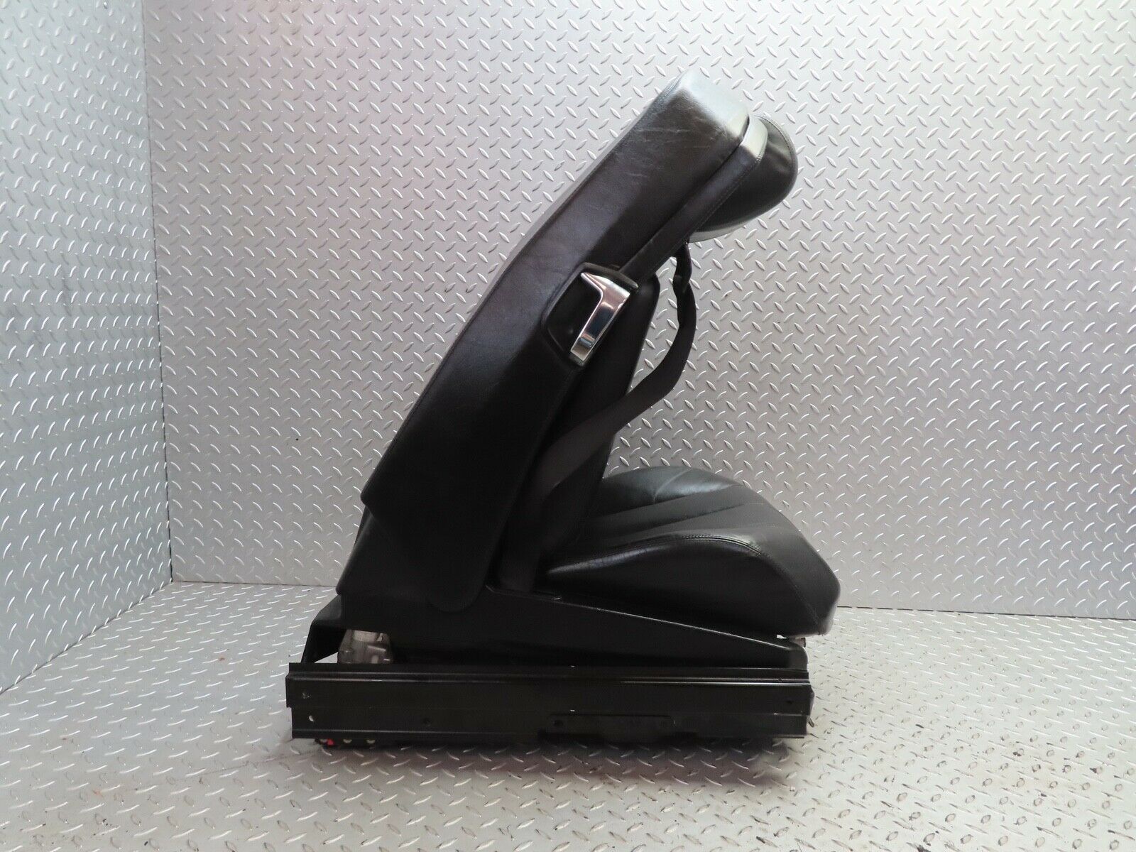 17184 Mercedes-Benz R129 300SL Coupe Electric Front Right Seat Black Leather