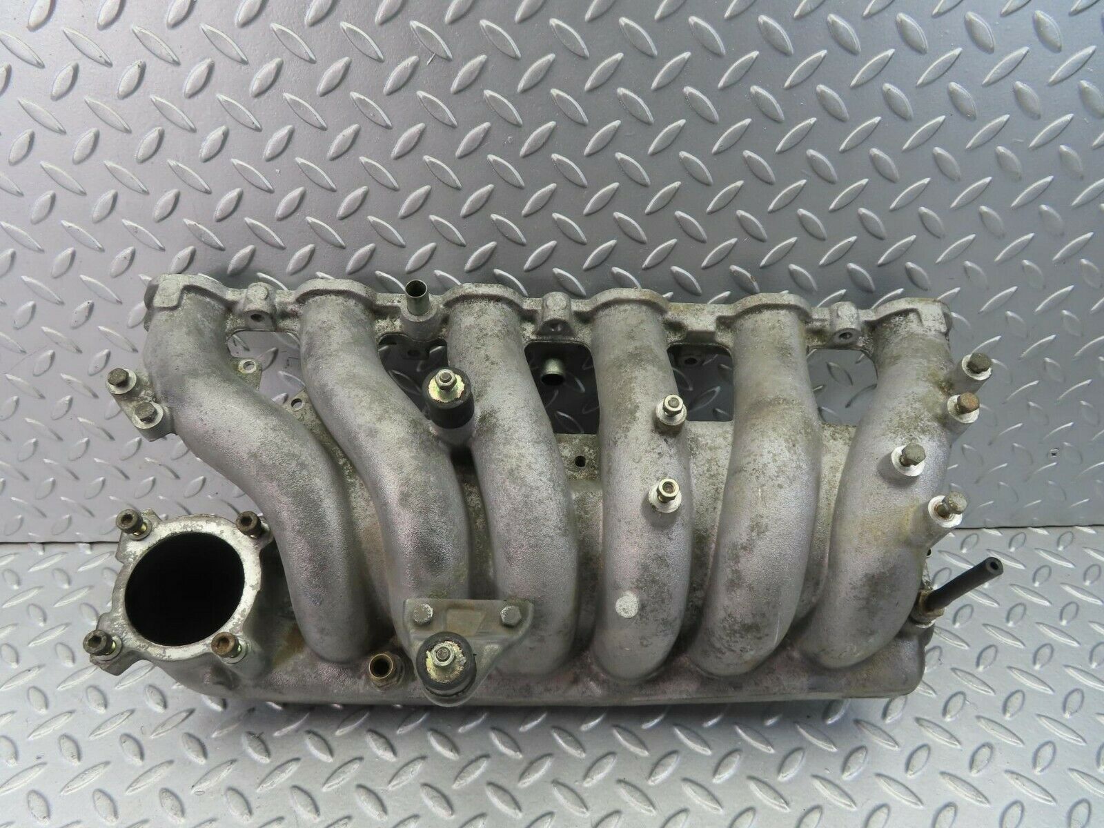 8560 Mercedes-Benz W116 Intake Manifold 1101412901