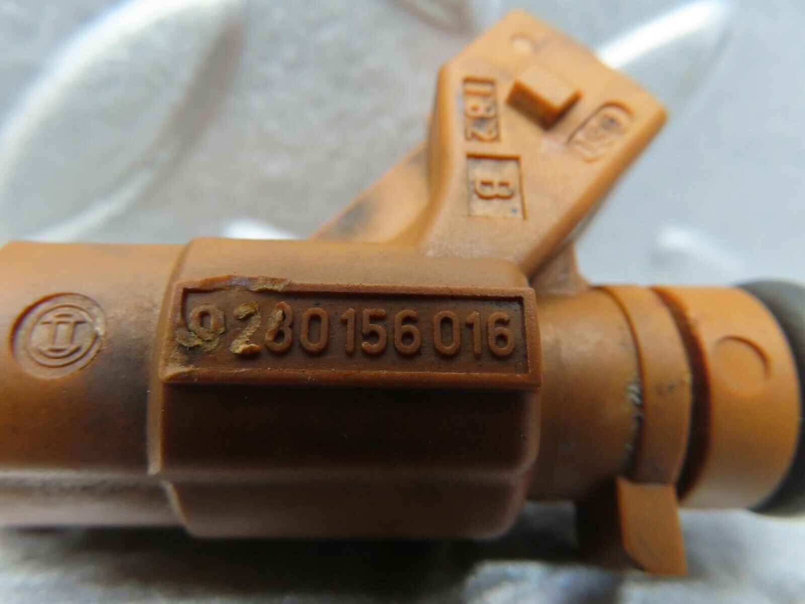 13409 Mercedes-Benz W220 S430 Fuel Injector Bosch 0280156016