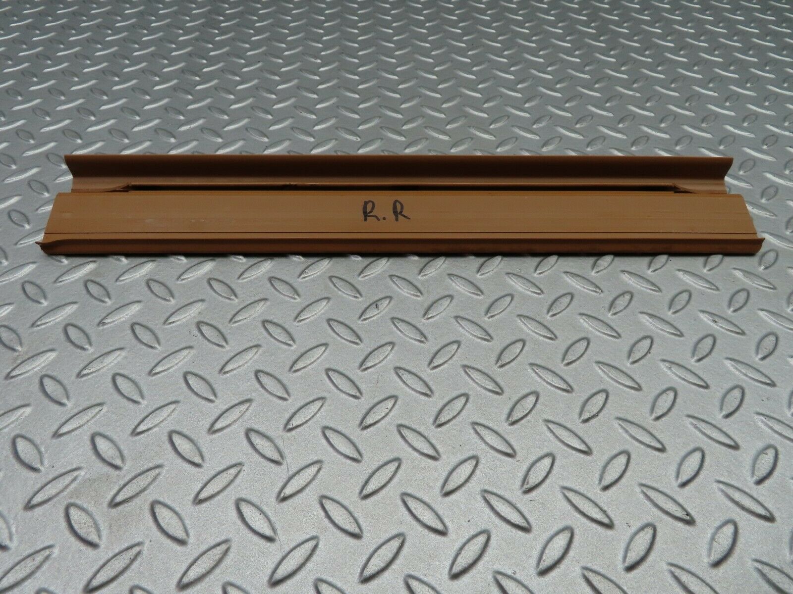 5664 Mercedes-Benz W123 200 Rear Right Door Sill