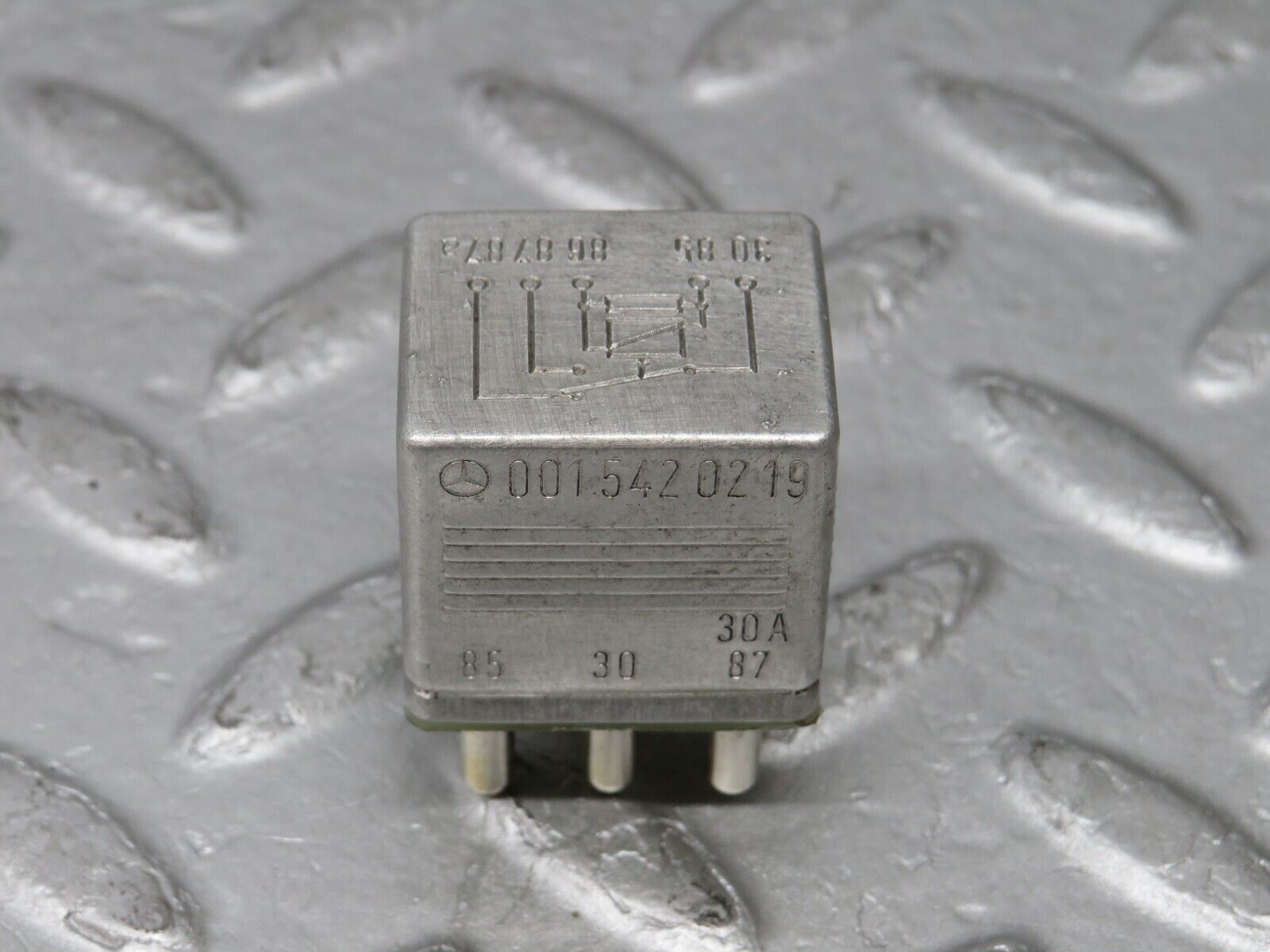 36090 Mercedes-Benz W126 420SE Multi Purpose Relay 0015420219