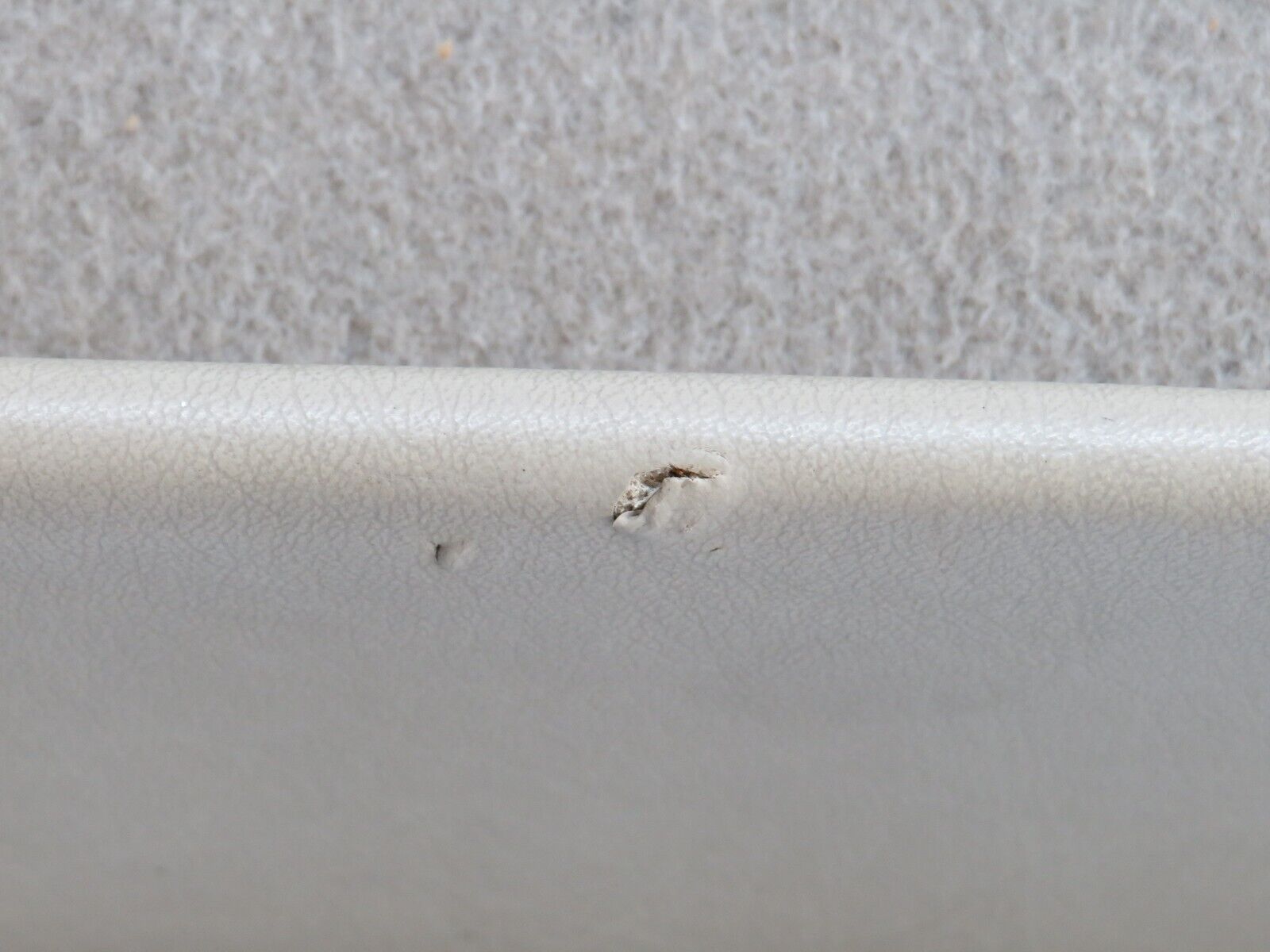 36560 Mercedes-Benz W201 190E 2.0L Centre Console Beige 2016831325 2016831236