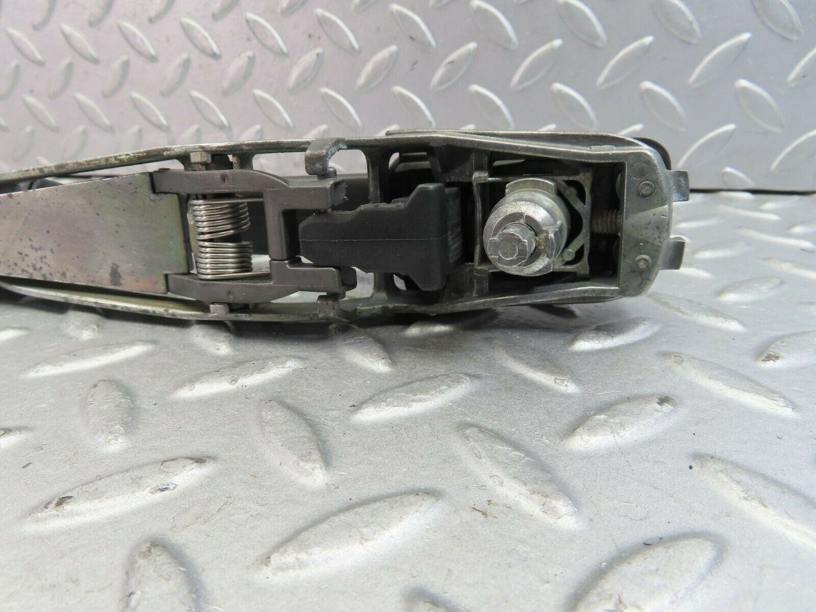 9381 Mercedes-Benz C124 300CE Coupe Left Door Handle No Key