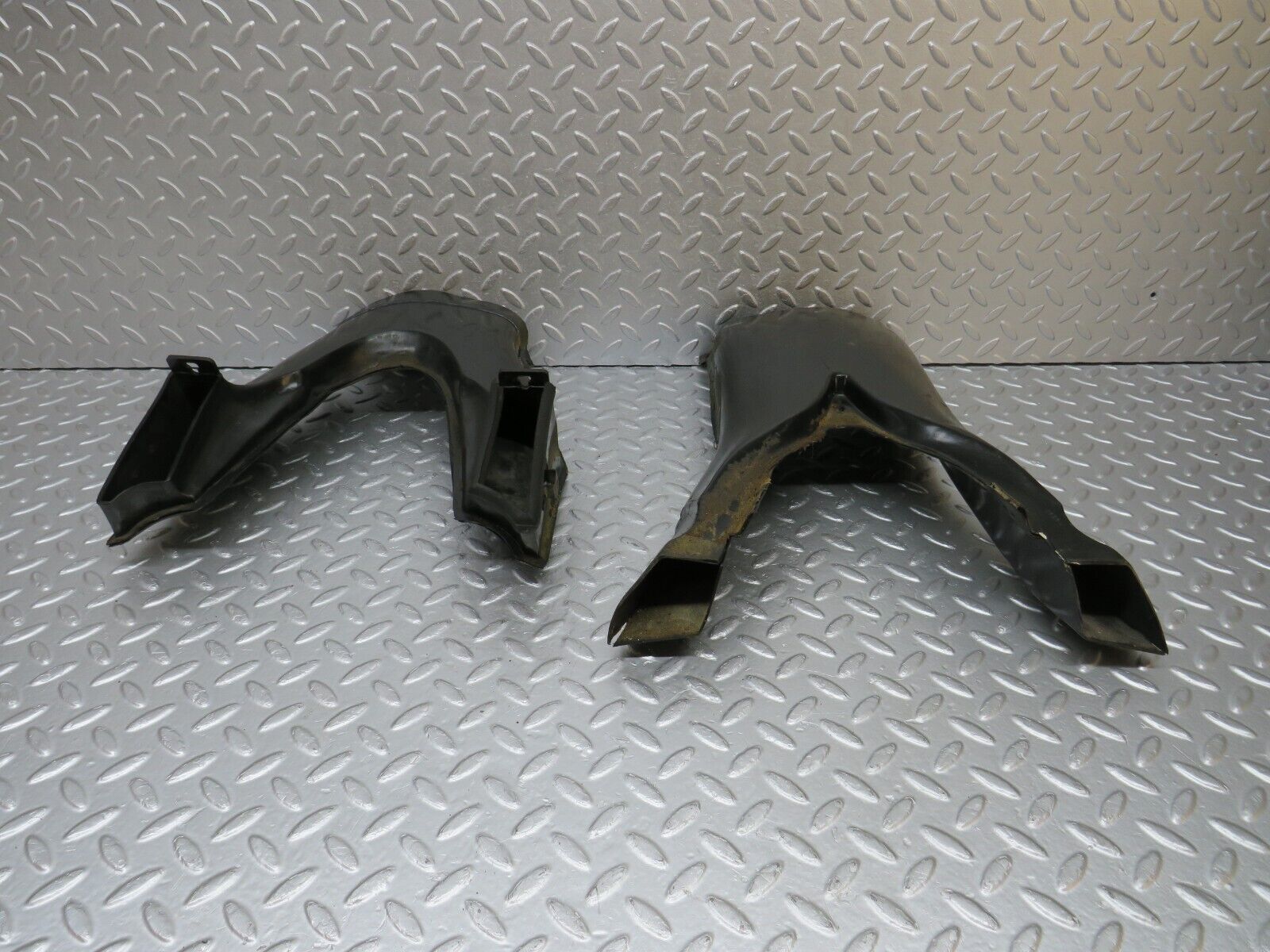 40341 Mercedes-Benz W110 230 Air Duct Vent 1108300045 1108300024