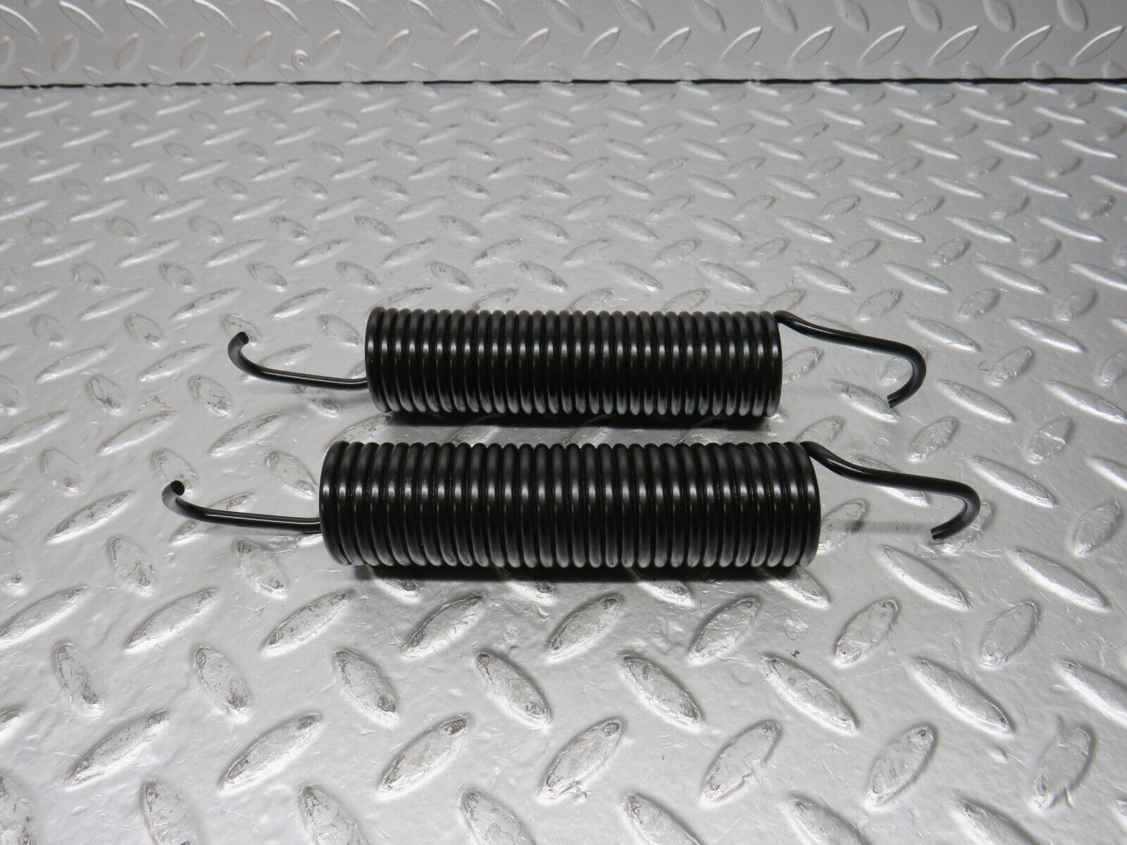 31117 Mercedes-Benz W123 200D Trunk Hinge Spring Pair