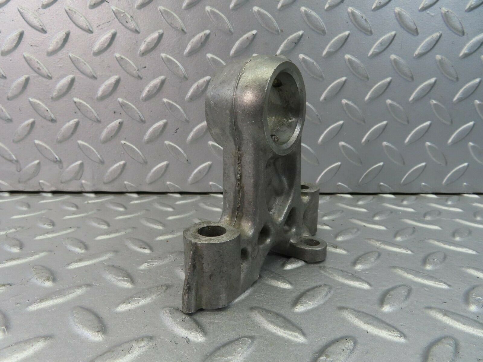 8949 Mercedes-Benz W108 Camshaft Tower Bearing 1800515110