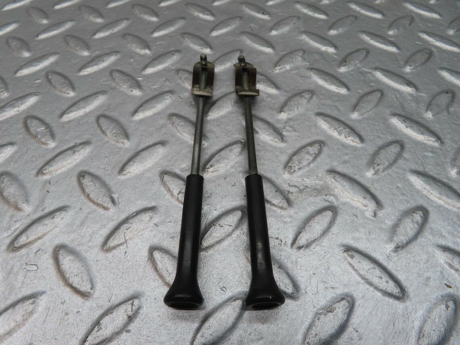 12907 Mercedes-Benz W111 220SE Front Door Lock Knob