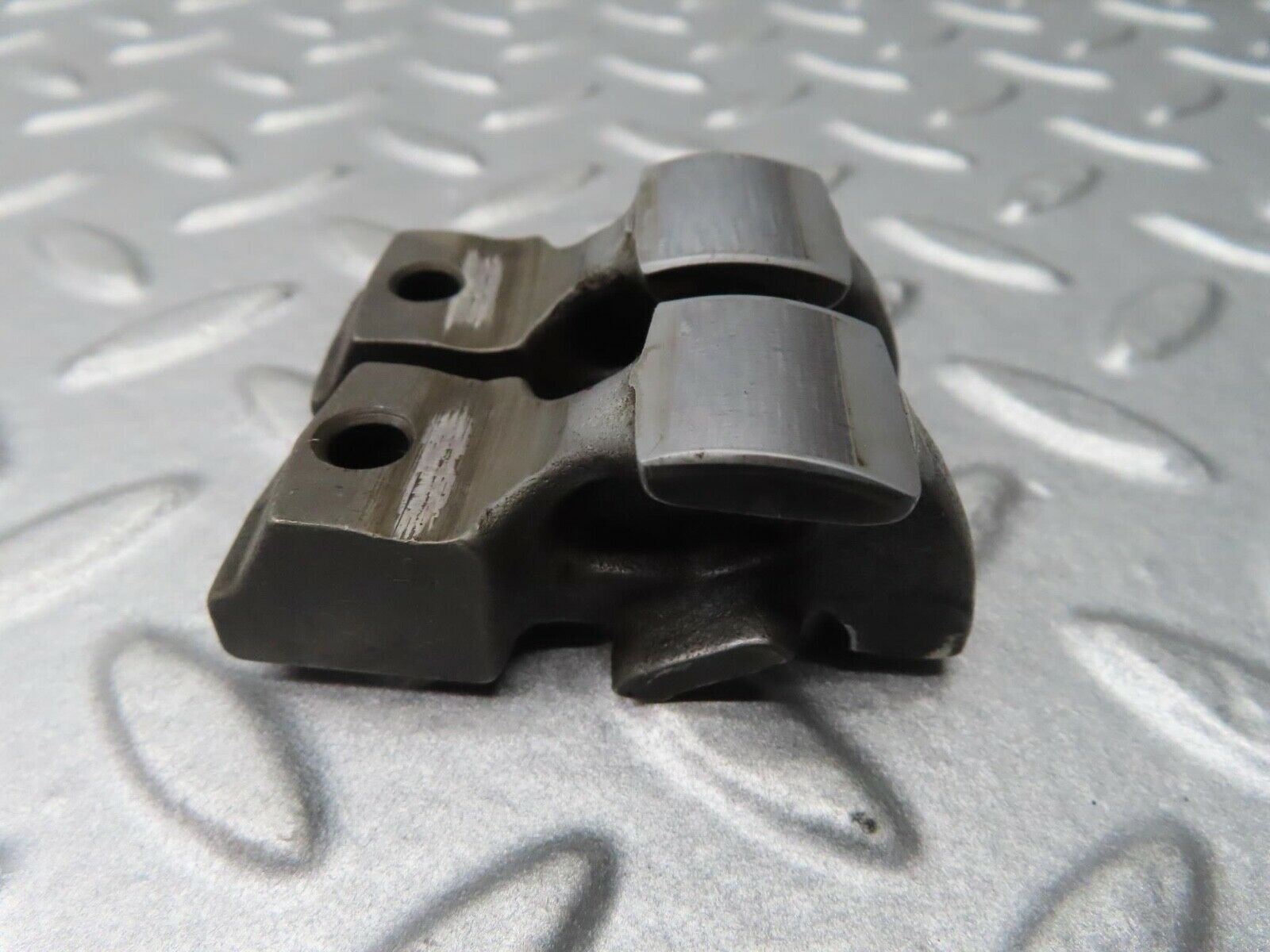 16563 Mercedes-Benz C107 350SLC Coupe Valve Rocker Arm With Retaining Spring