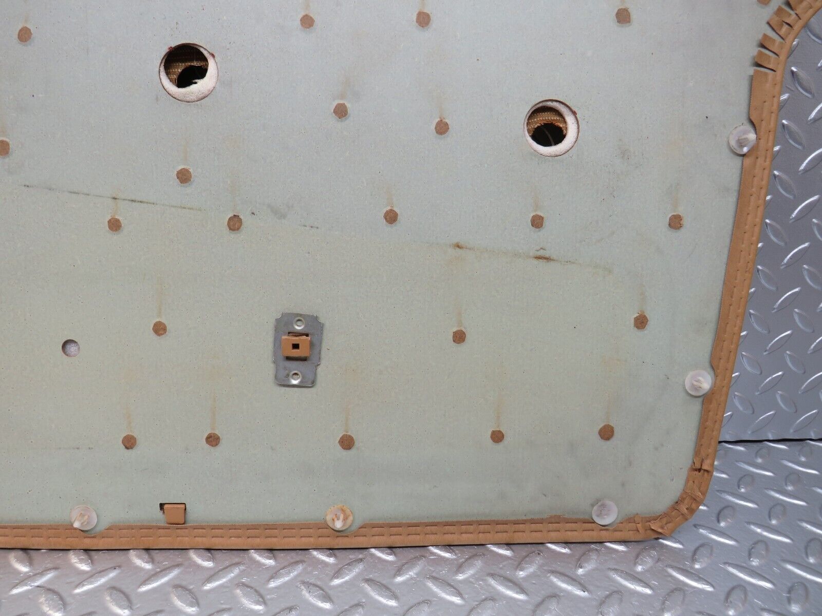 25466 Mercedes-Benz W123 200 Front Left Door Card Palomino