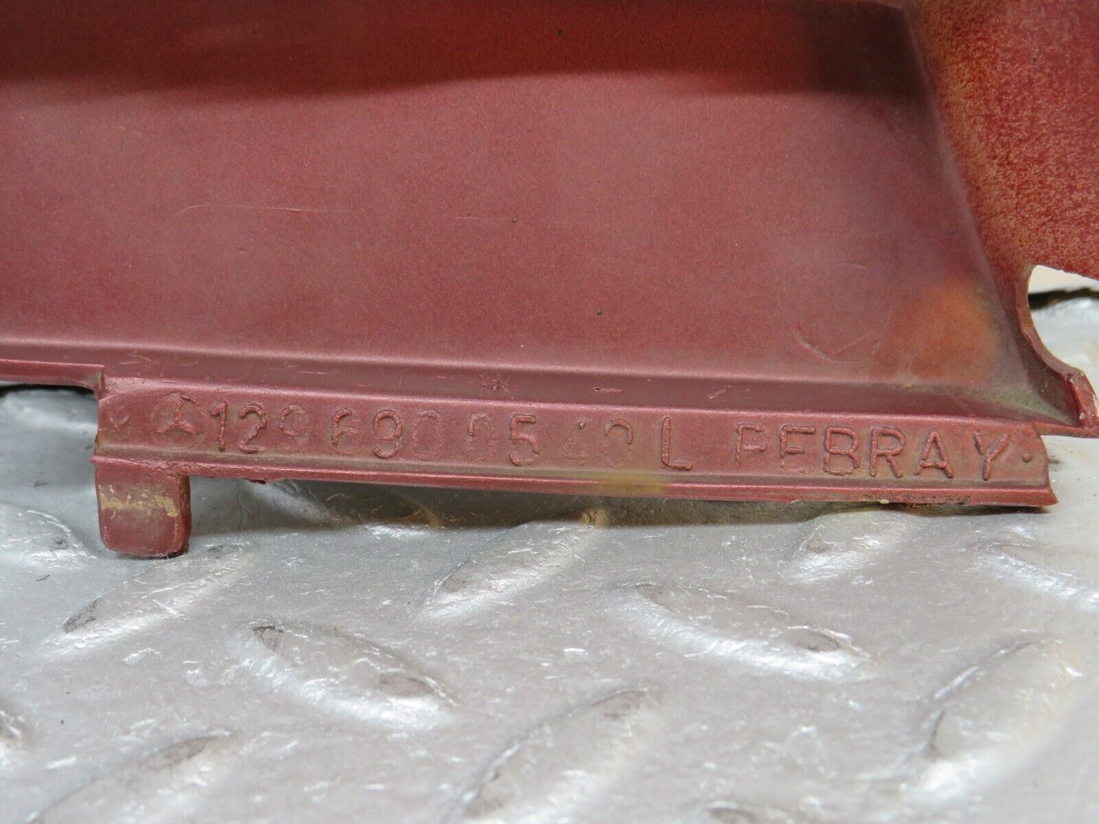 38247 Mercedes-Benz R129 280SL Coupe Rear Left Lower Moulding Trim 1296900540