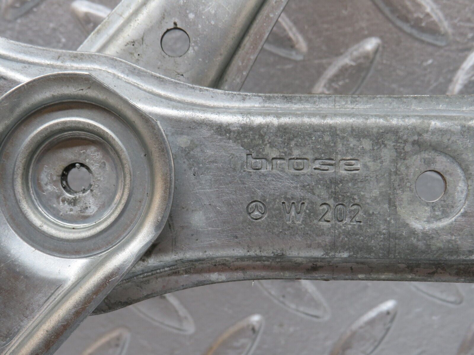 33392 Mercedes-Benz W202 C180 Front Left Power Window Regulator