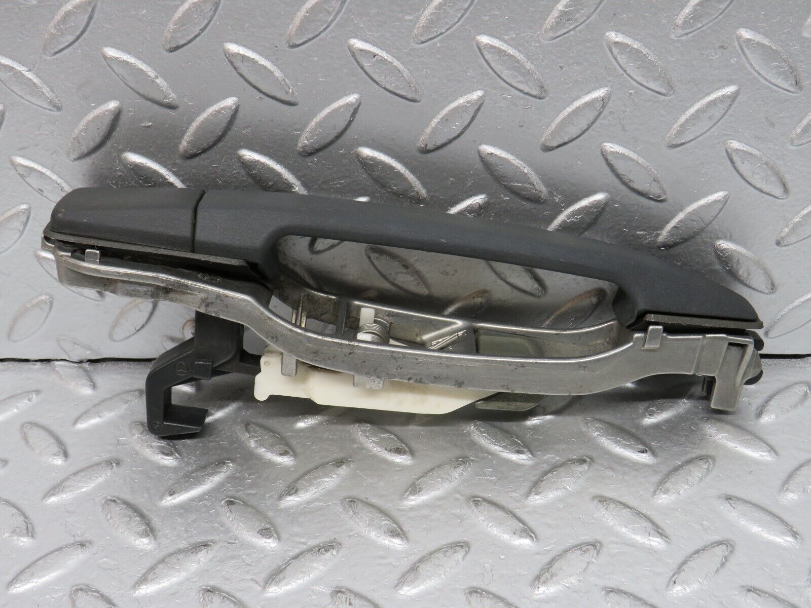 32458 Mercedes-Benz S124 300TE Wagon Rear Left Exterior Door Handle