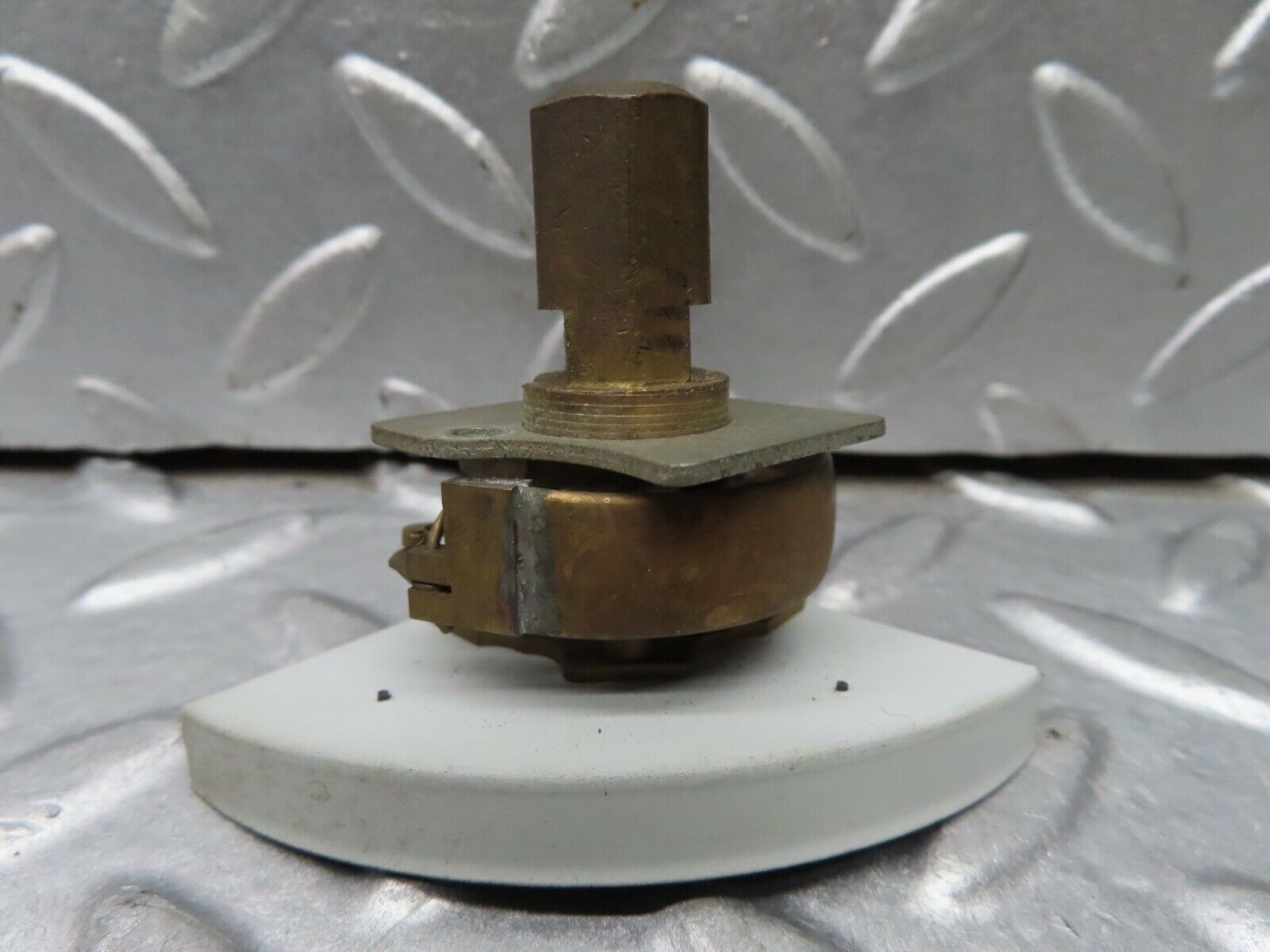 18346 Mercedes-Benz W115 Oil Pressure Gauge