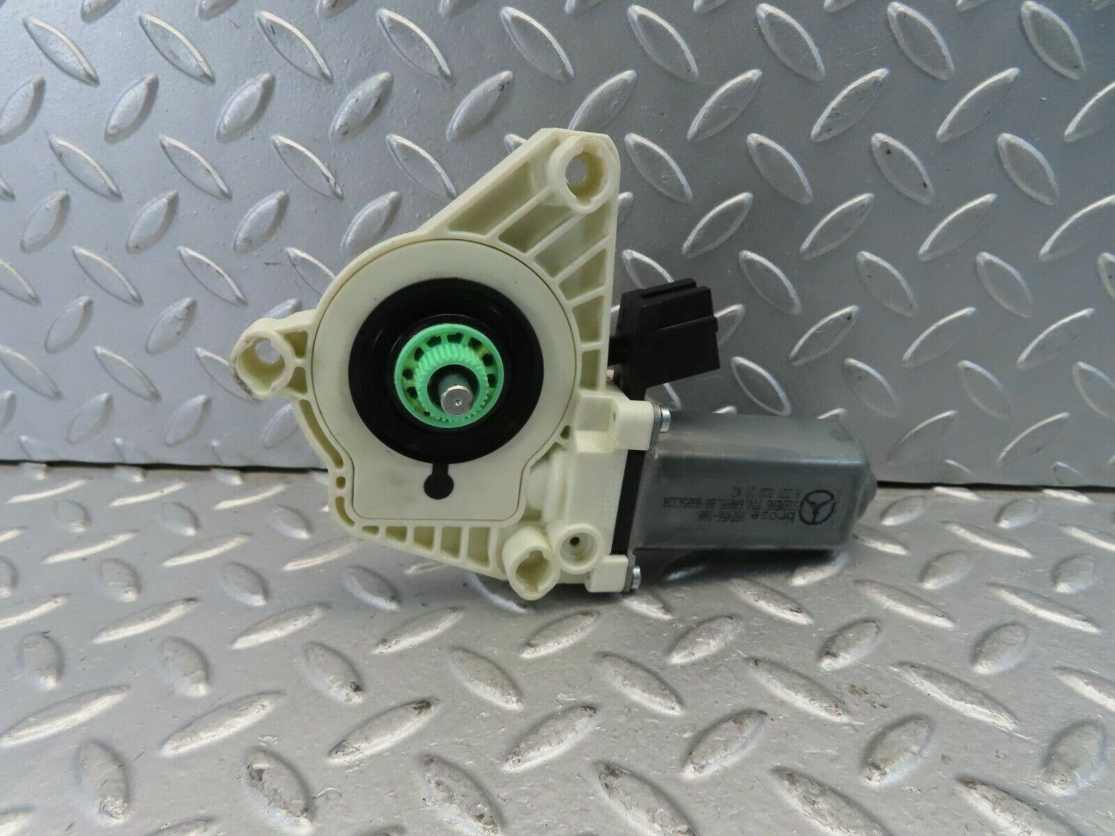 11193 Mercedes-Benz W221 S320 Front Left Door Window Regulator Motor 997456100