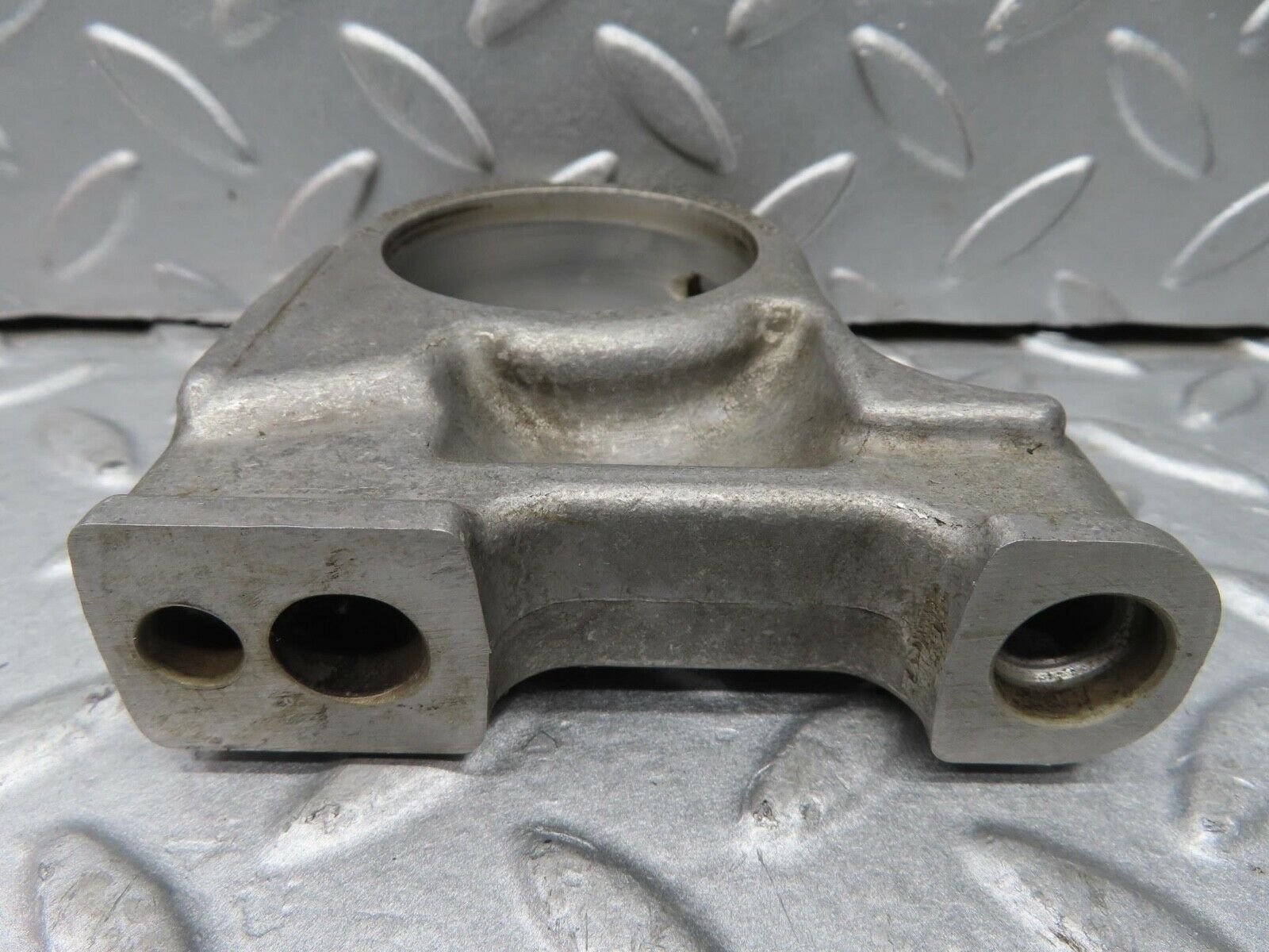 16718 Mercedes-Benz C107 380SLC Camshaft Tower Bearing 1160514612