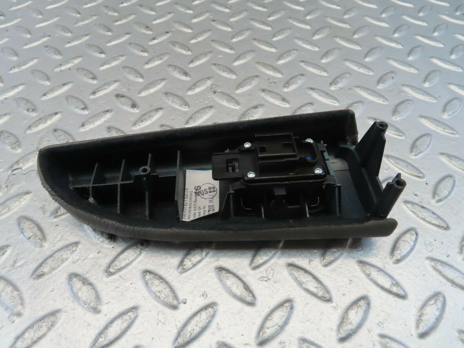 11181 Mercedes-Benz W221 S320 Rear Right Window Control Switch P0110638