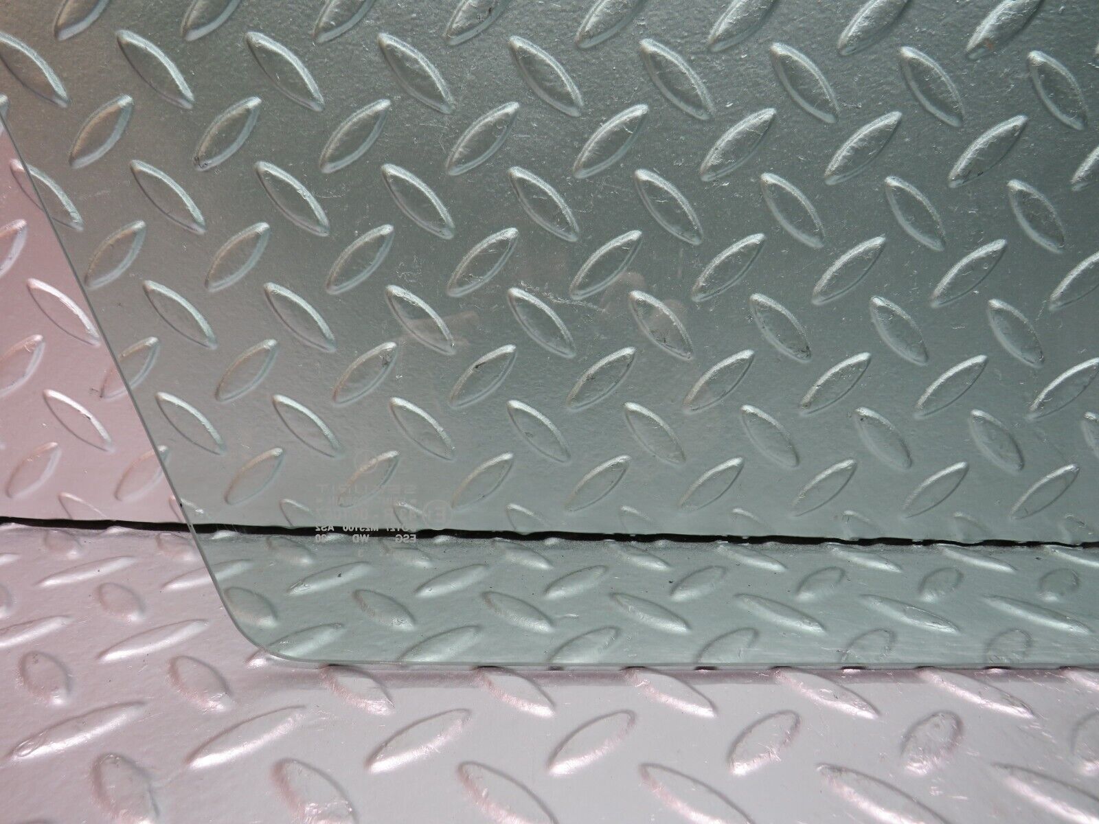 31448 Mercedes-Benz S124 220TE Wagon Rear Right Trunk Quarter Window Glass