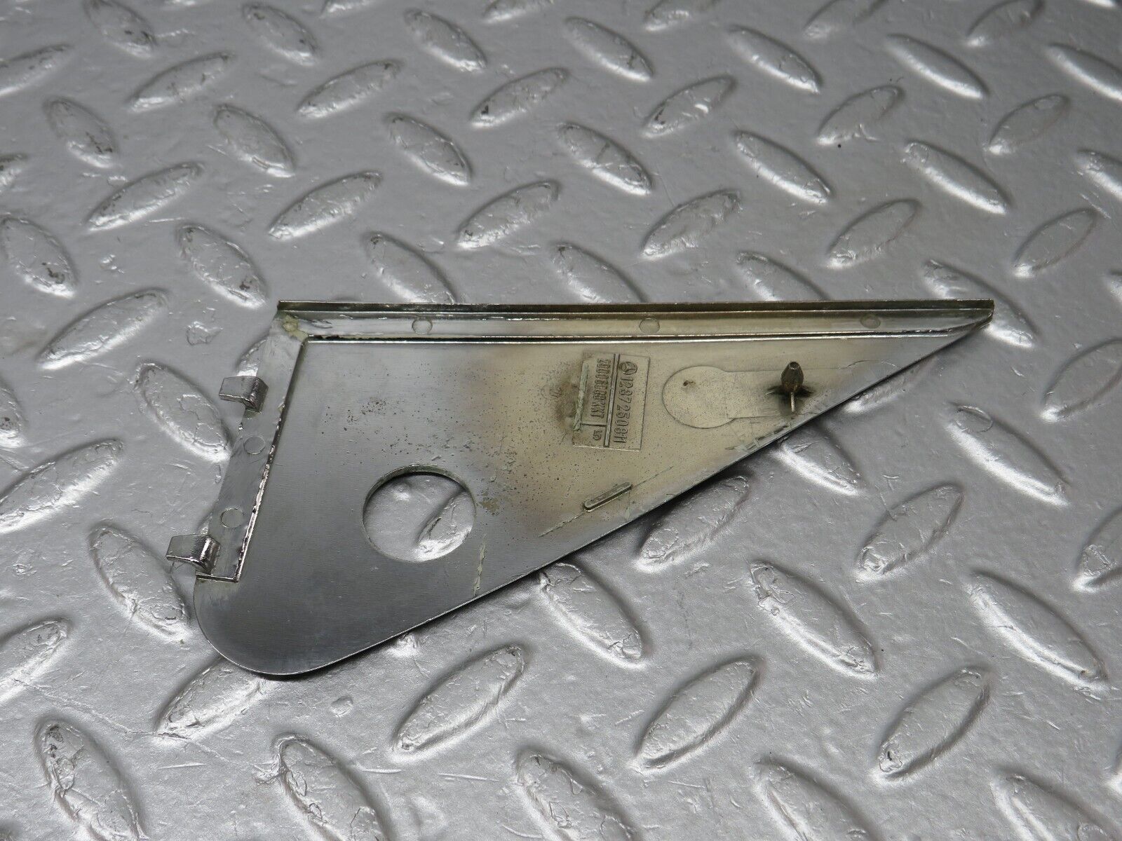 40595 Mercedes-Benz W123 300D Mirror Triangle Chrome Cover Right 1237250811