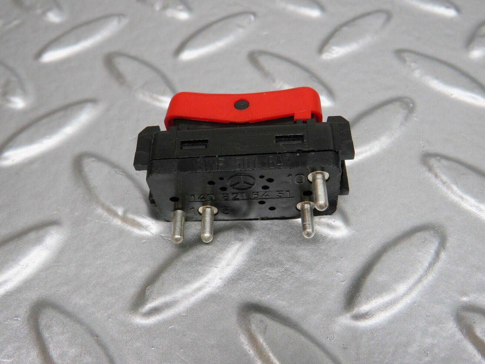 24685 Mercedes-Benz W140 S320 Hazard Warning Light Switch 1408216451