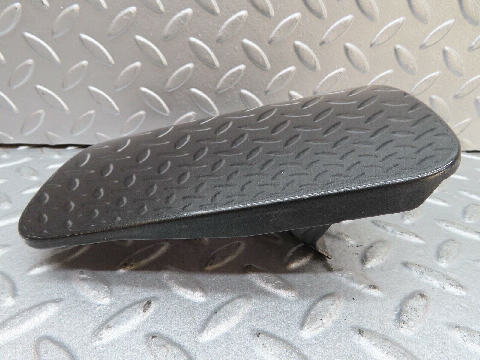 17429 Mercedes-Benz R129 300SL Coupe Fuel Tank Flap Cap 1295840939